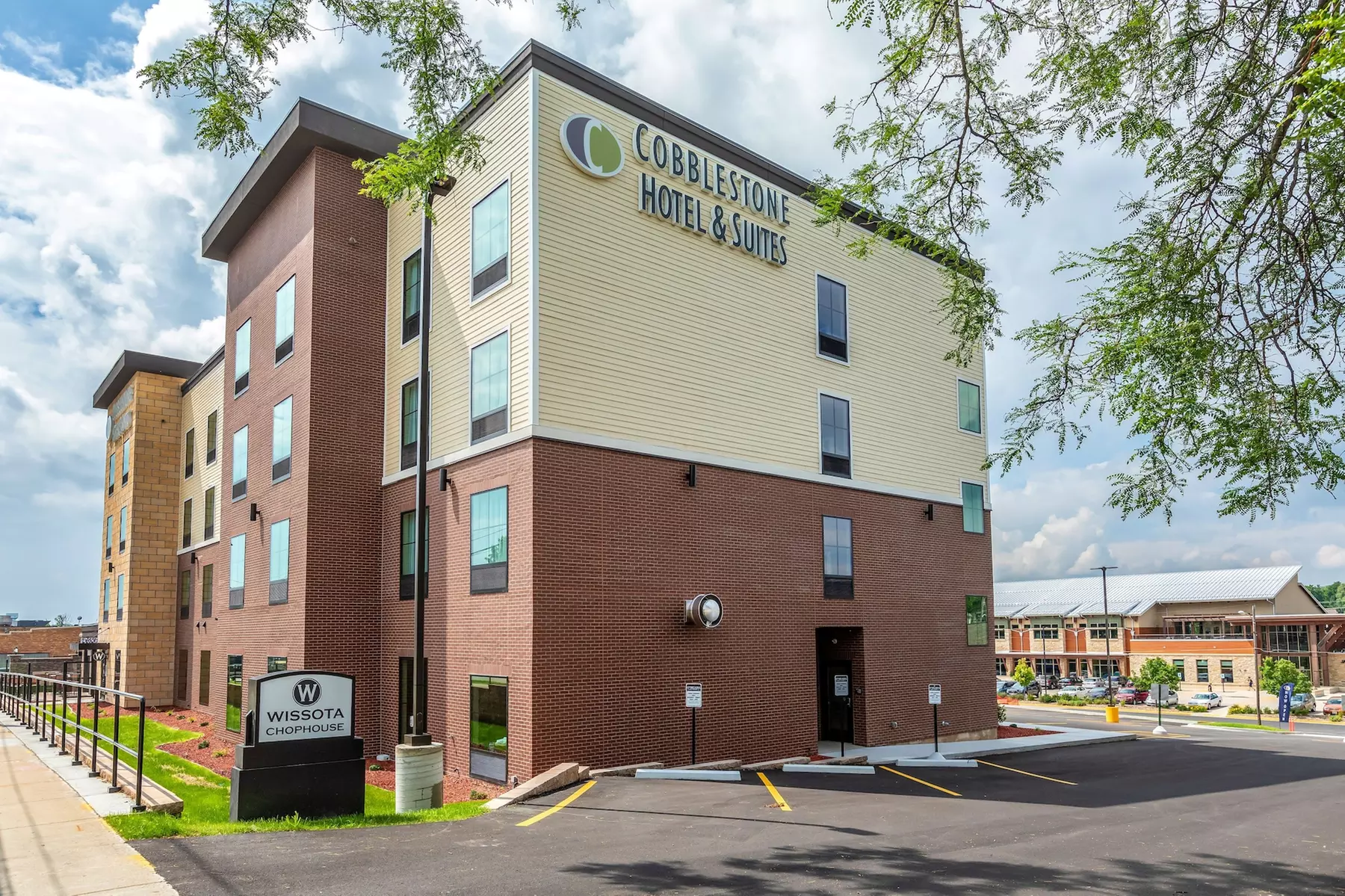 Cobblestone Hotel & Suites - Hartford - Primary Image