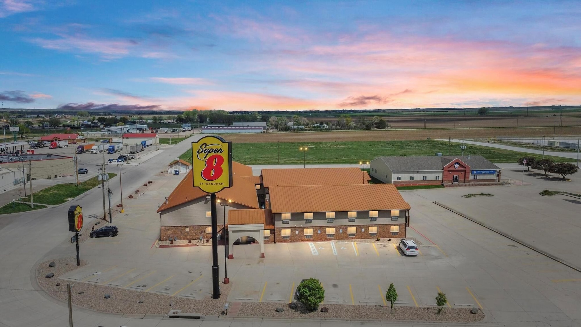 Super 8 by Wyndham Ogallala