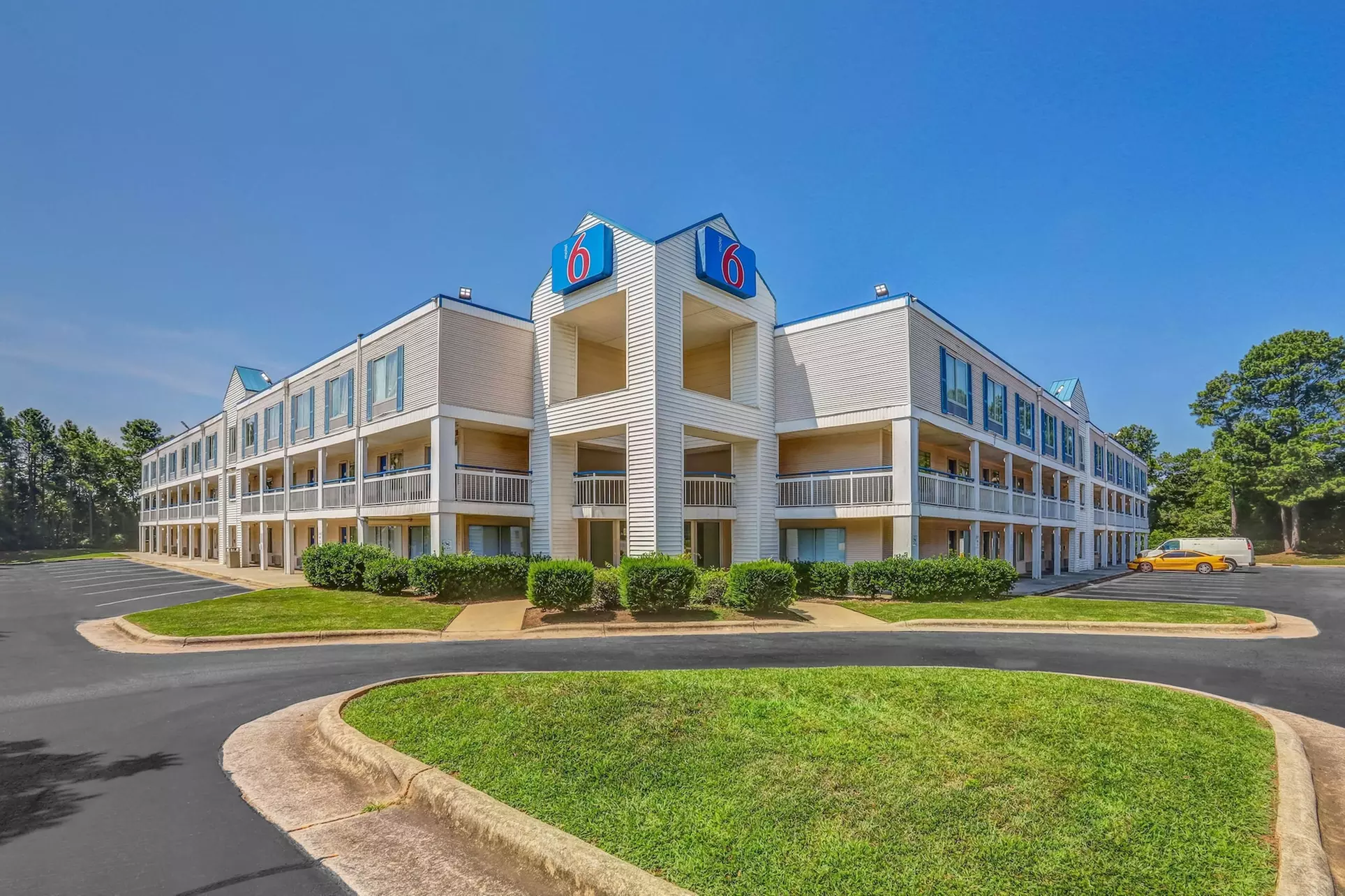 Motel 6 Raleigh, NC - North - Primary Image