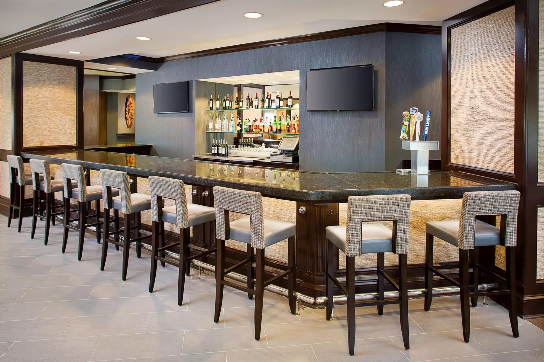 DoubleTree Hotel Baltimore - BWI Airport - Primary Image