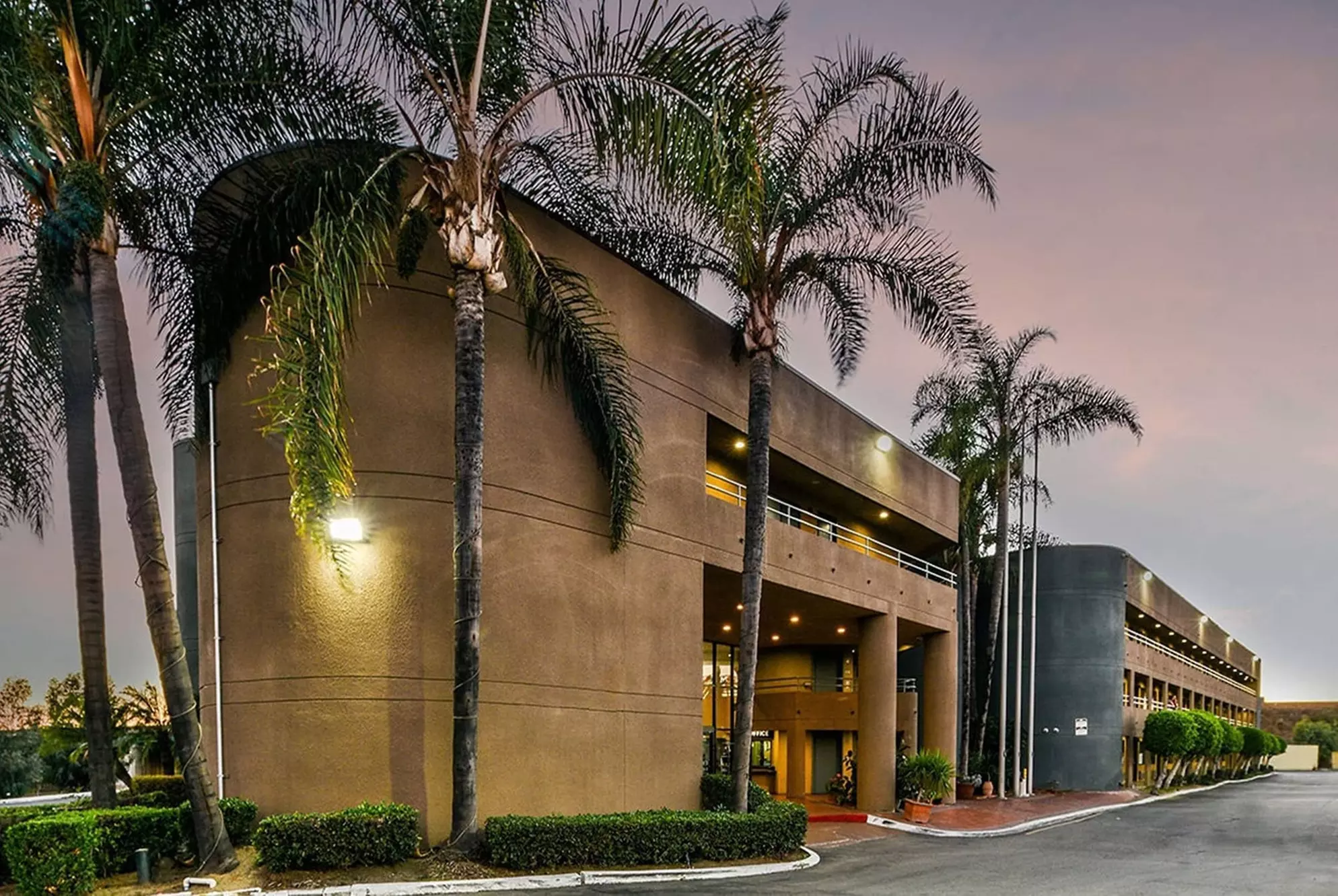 Travelodge by Wyndham Commerce Los Angeles Area - Primary Image