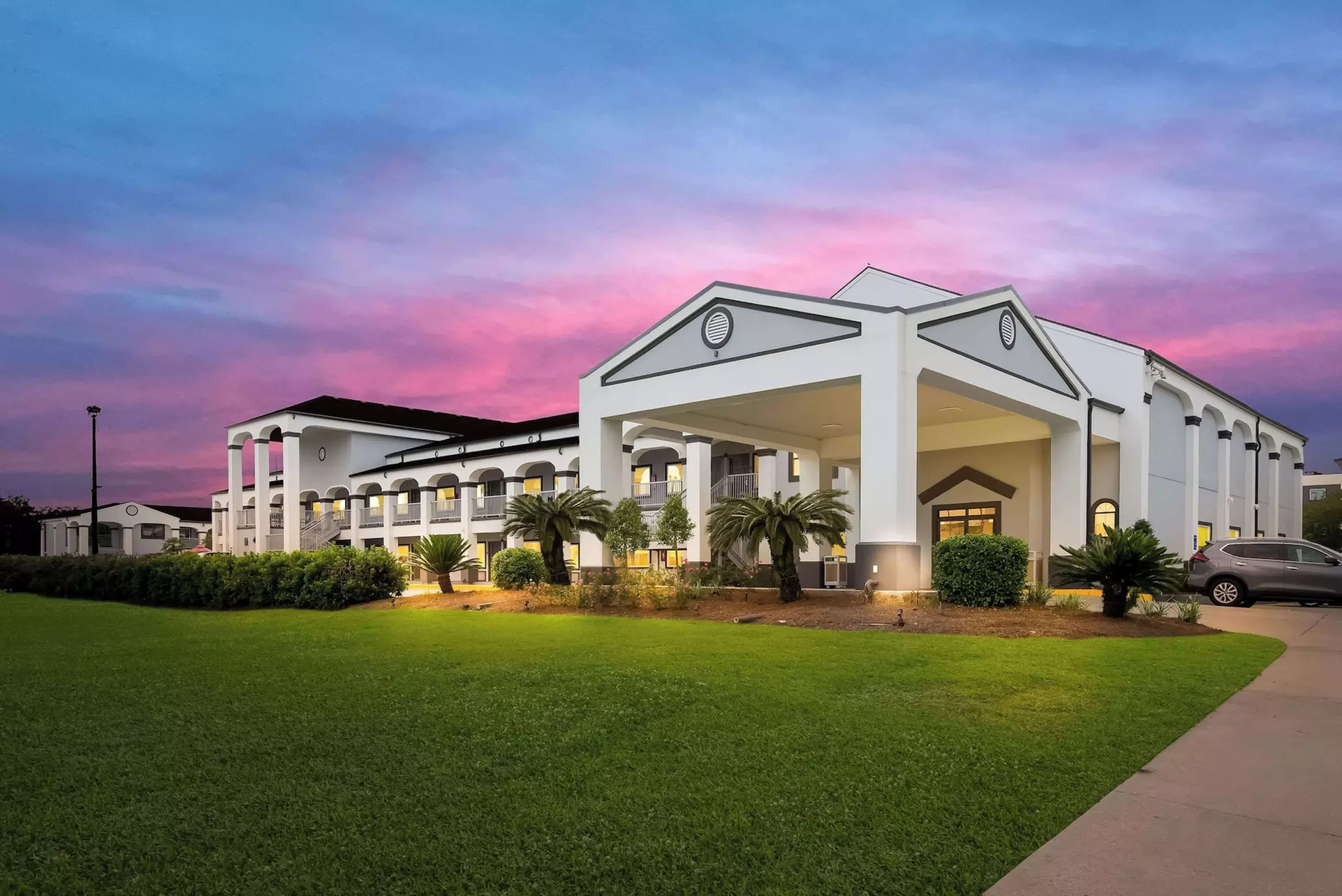 Best Western La Place Inn - Primary Image