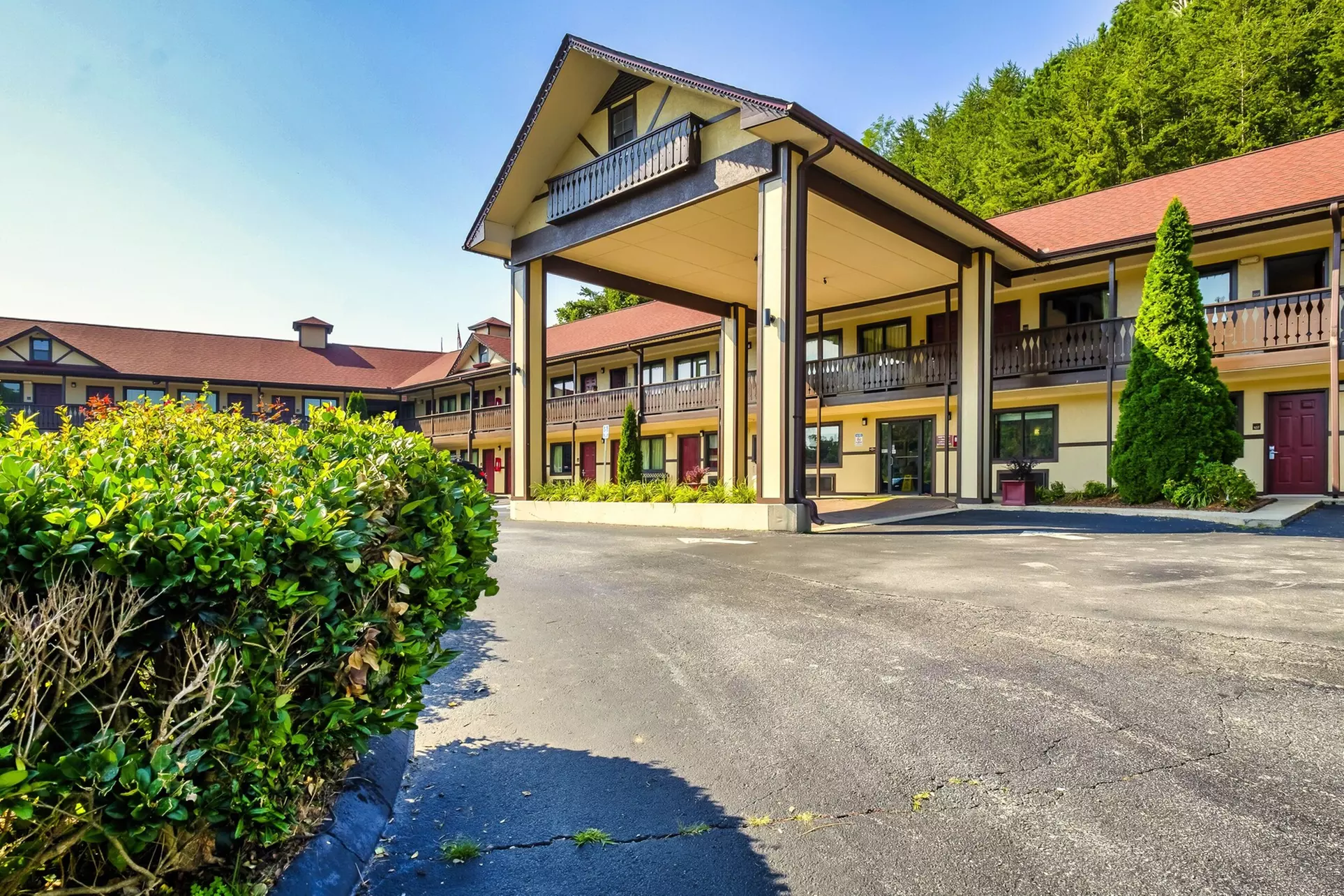 Red Roof Inn Helen - Primary Image