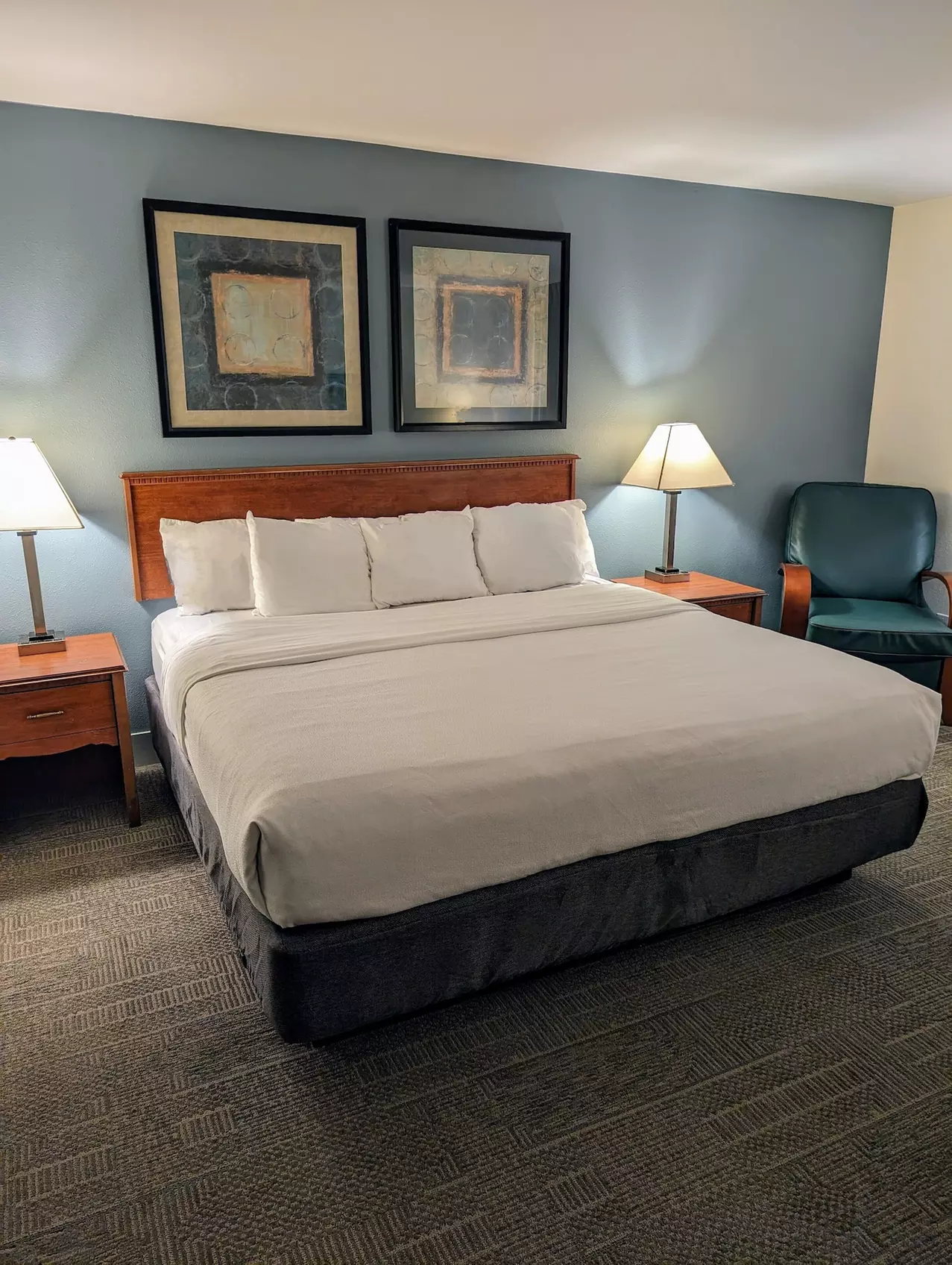 La Quinta Inn by Wyndham Chicago Willowbrook - Primary Image