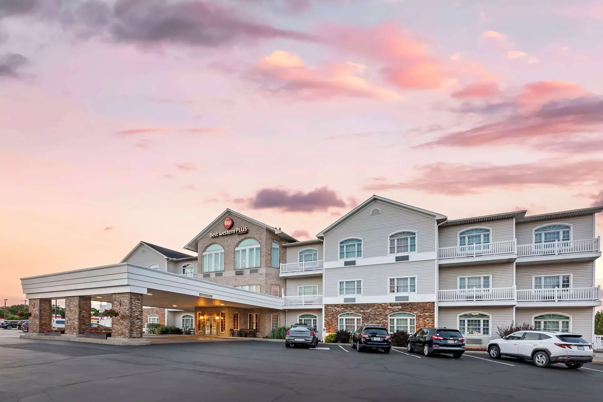 Best Western Plus Dutch Haus Inn and Suites - Primary Image