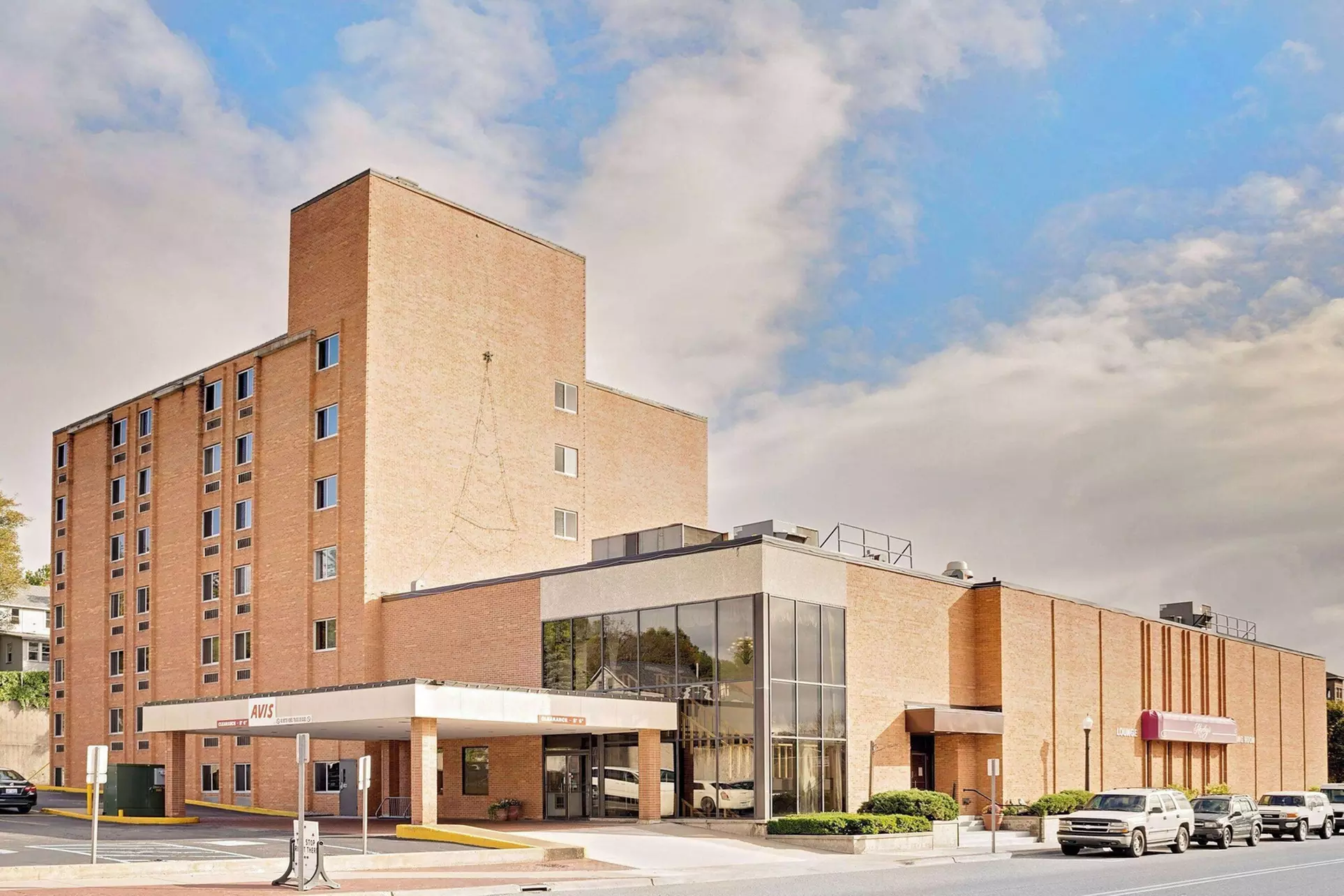 Ramada by Wyndham Marquette - Primary Image