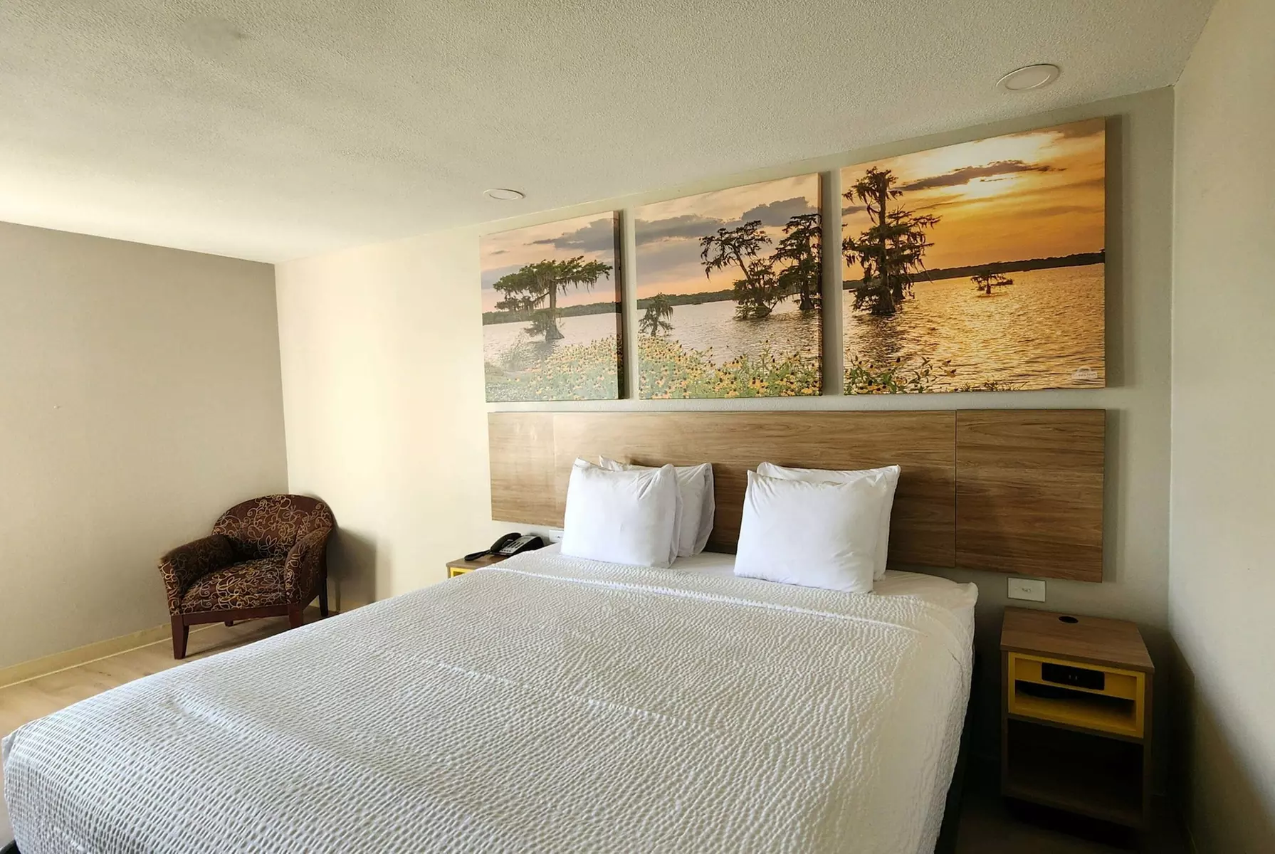 Days Inn by Wyndham Lafayette Scott - Primary Image