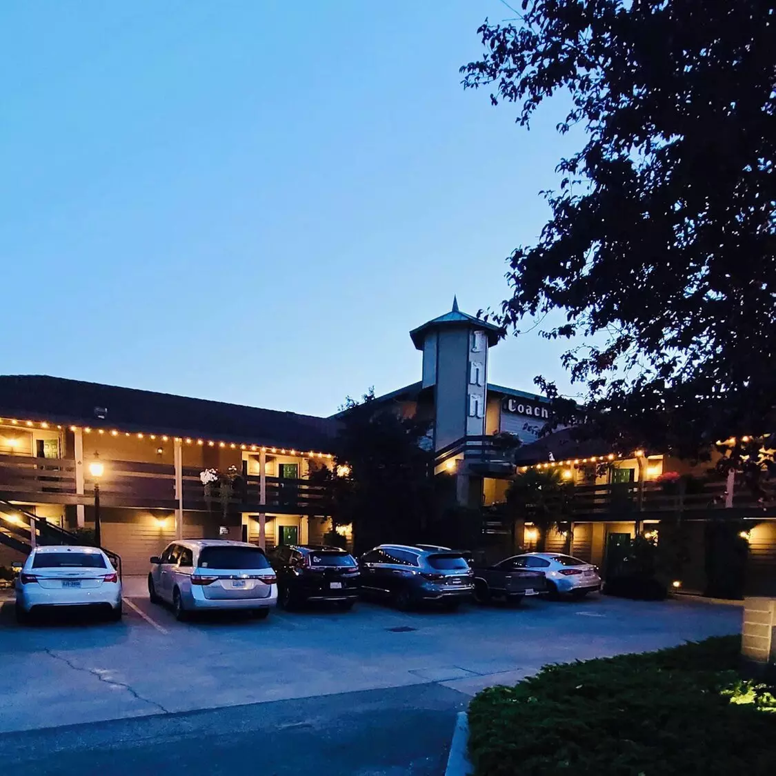Coachman Inn & Suites - Primary Image