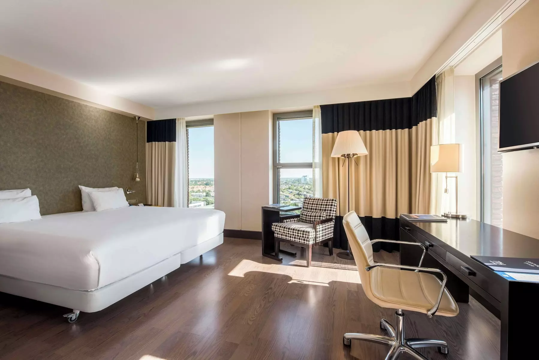 NH Den Haag - Primary Image