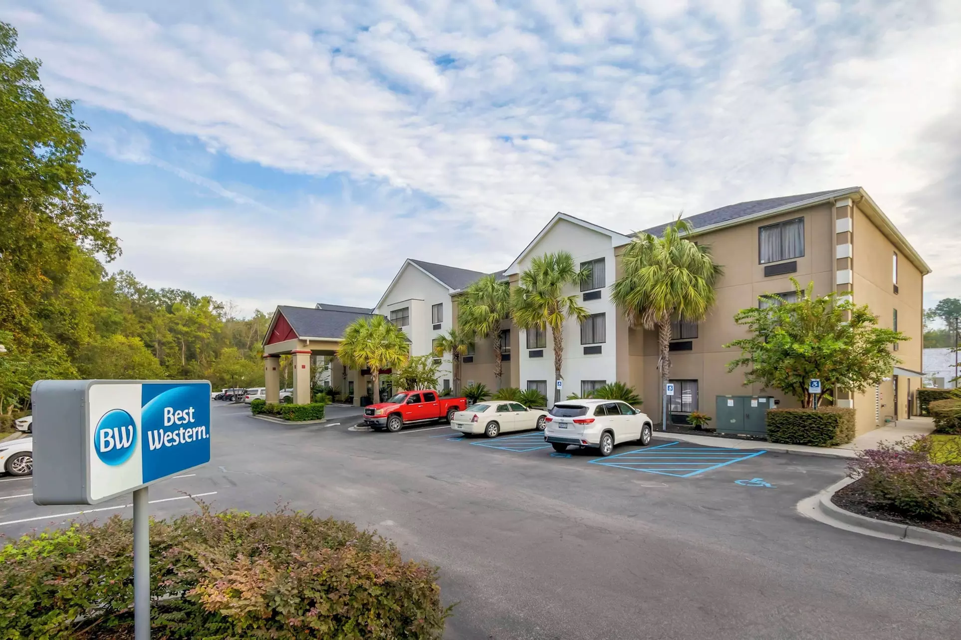 Best Western Magnolia Inn And Suites - Primary Image