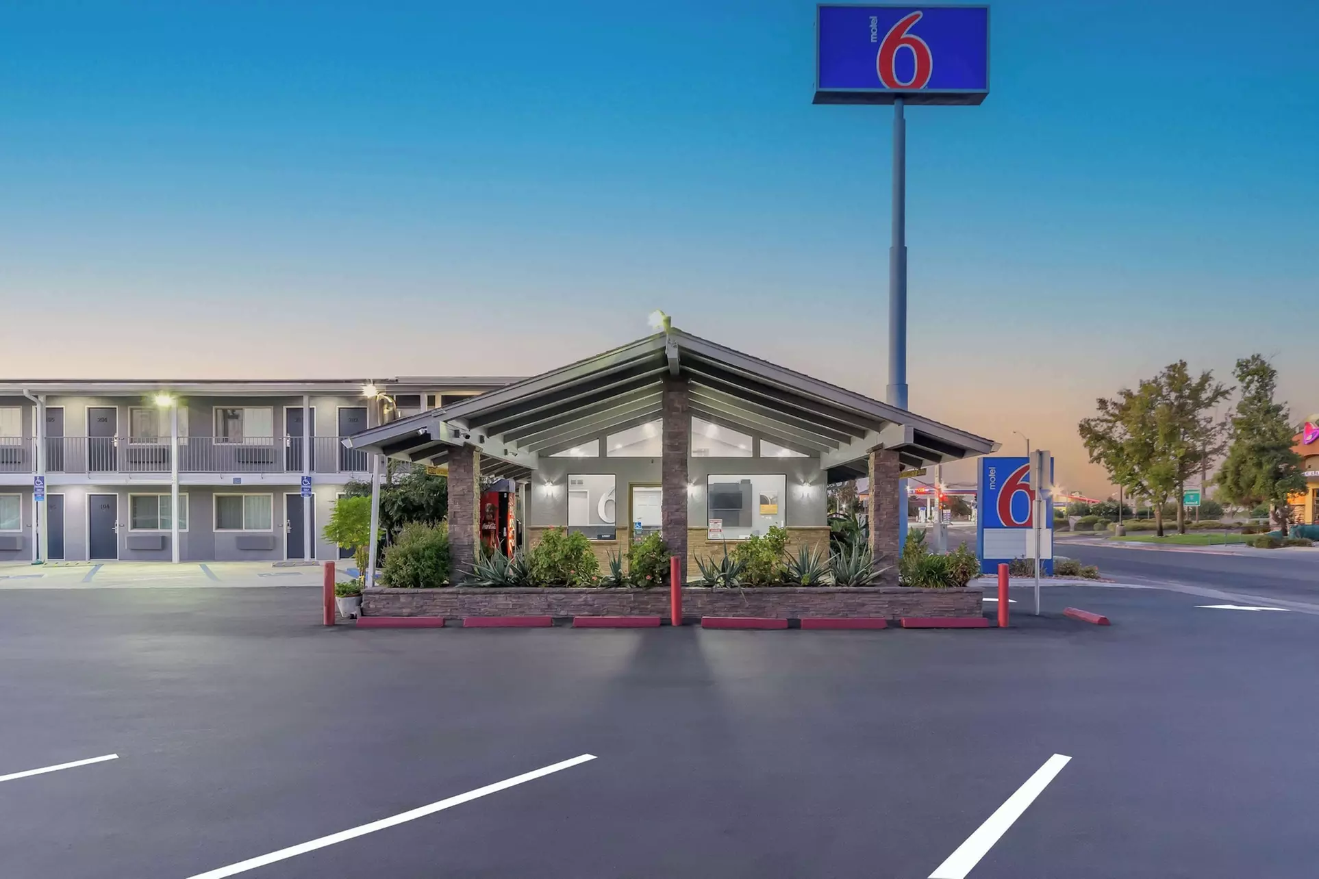 Motel 6 Willows, CA - Primary Image