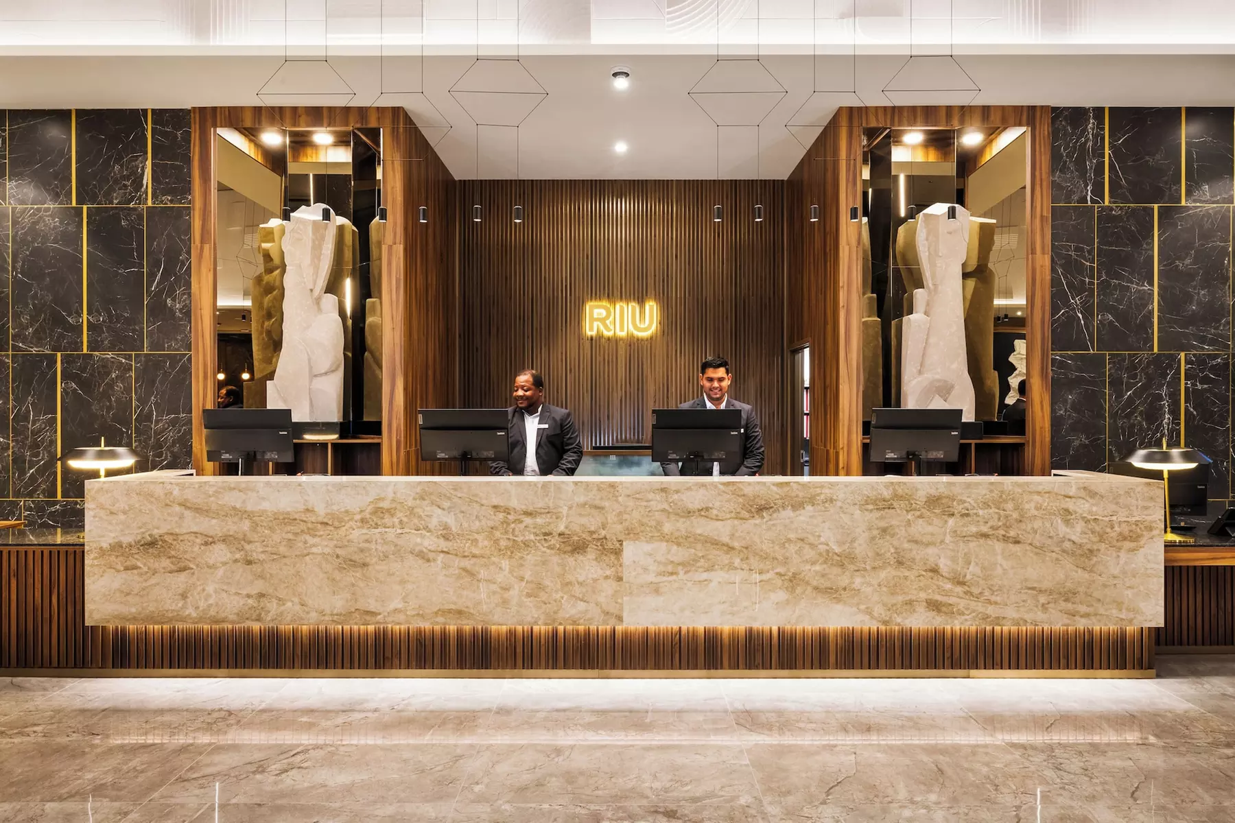 Hotel Riu Plaza Chicago | Groupon