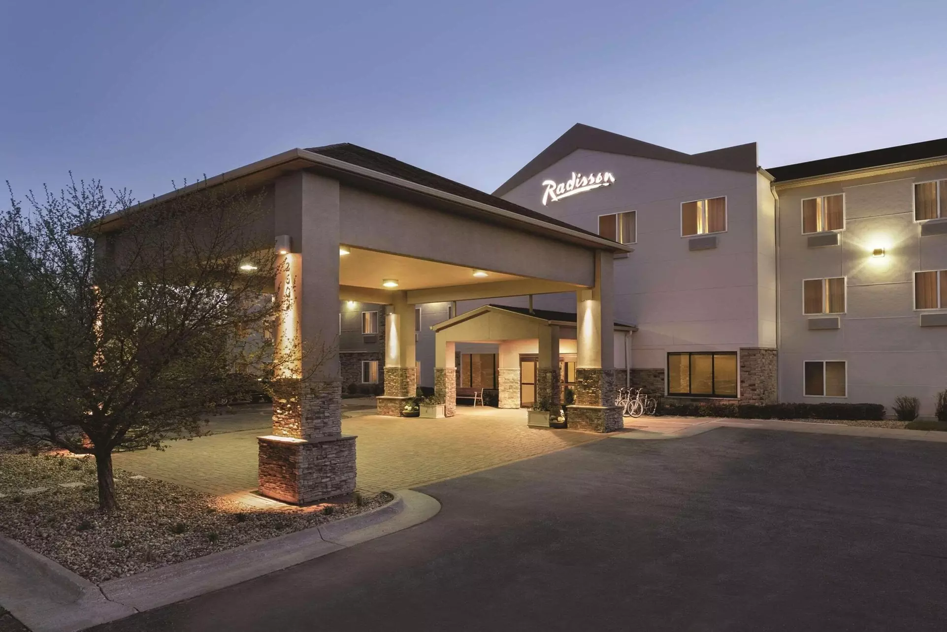 Radisson Hotel Ames Conference Center at ISU - Primary Image
