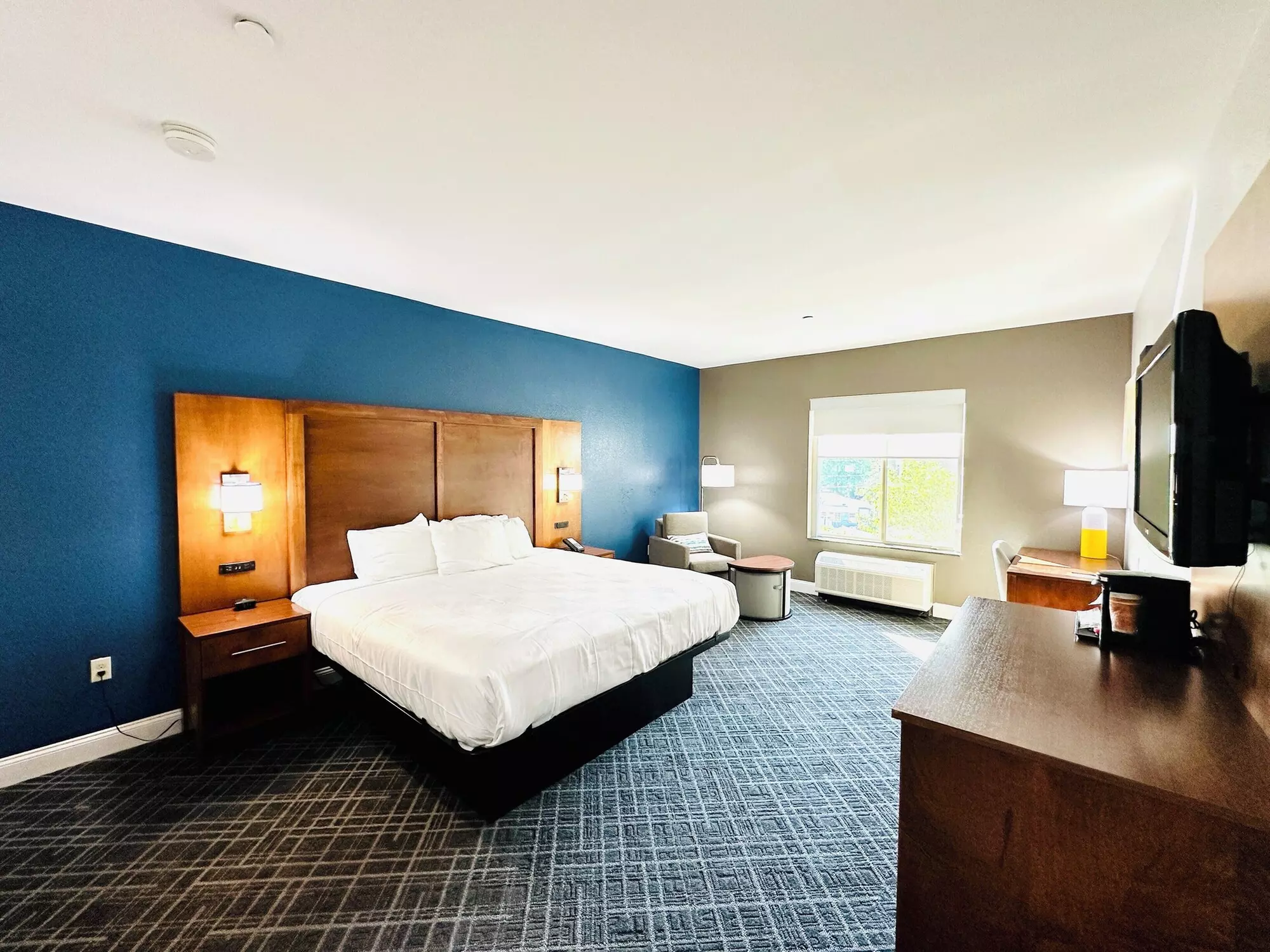 Comfort Inn & Suites Plainville-Foxboro - Primary Image