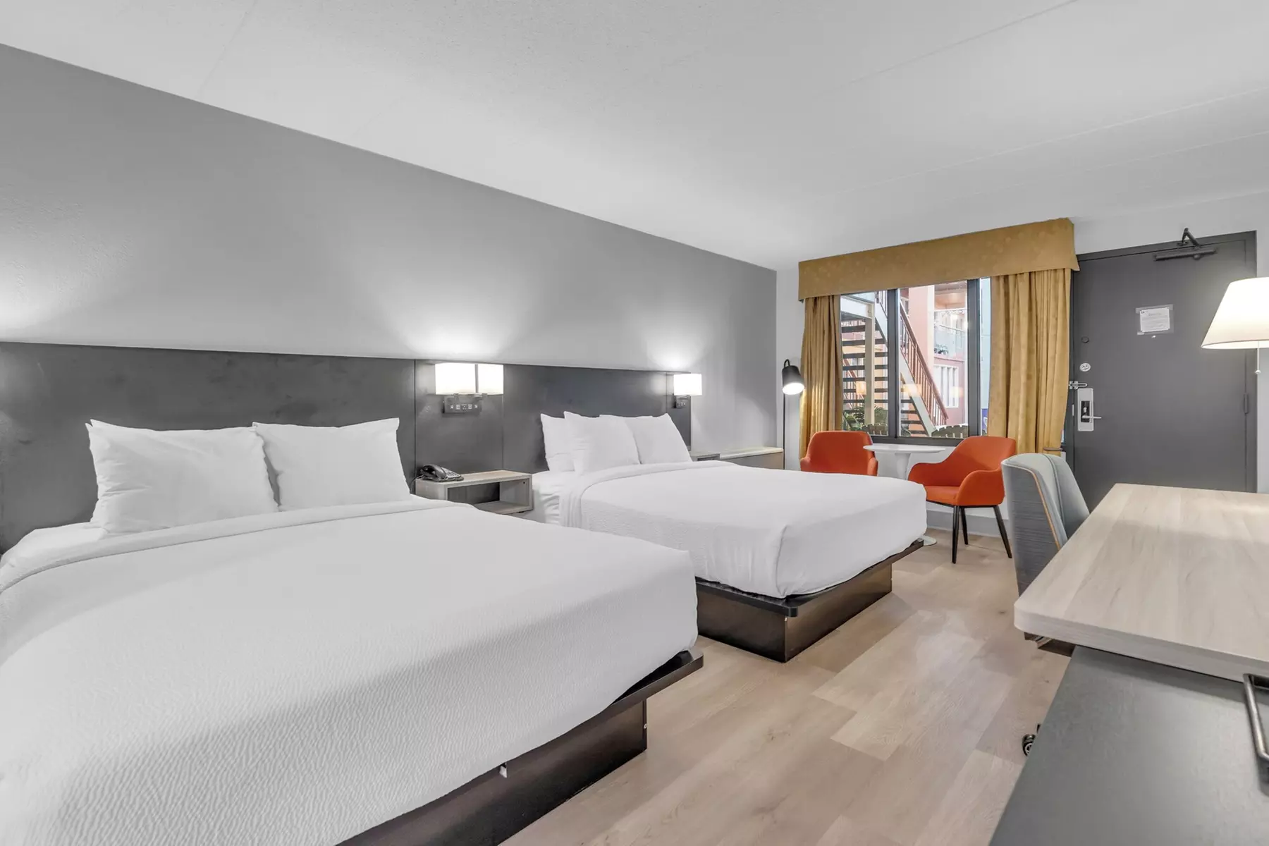 Seven Oaks Hotel Regina - Primary Image