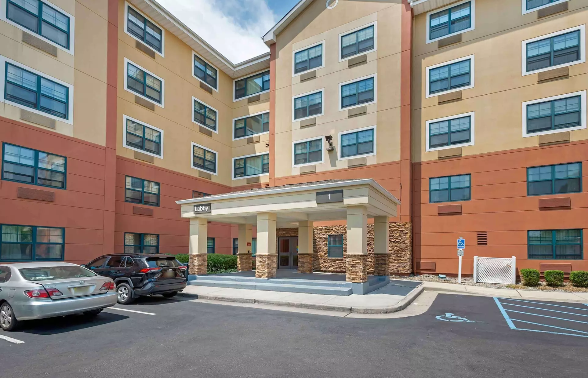 Extended Stay America Suites Secaucus Meadowlands - Primary Image