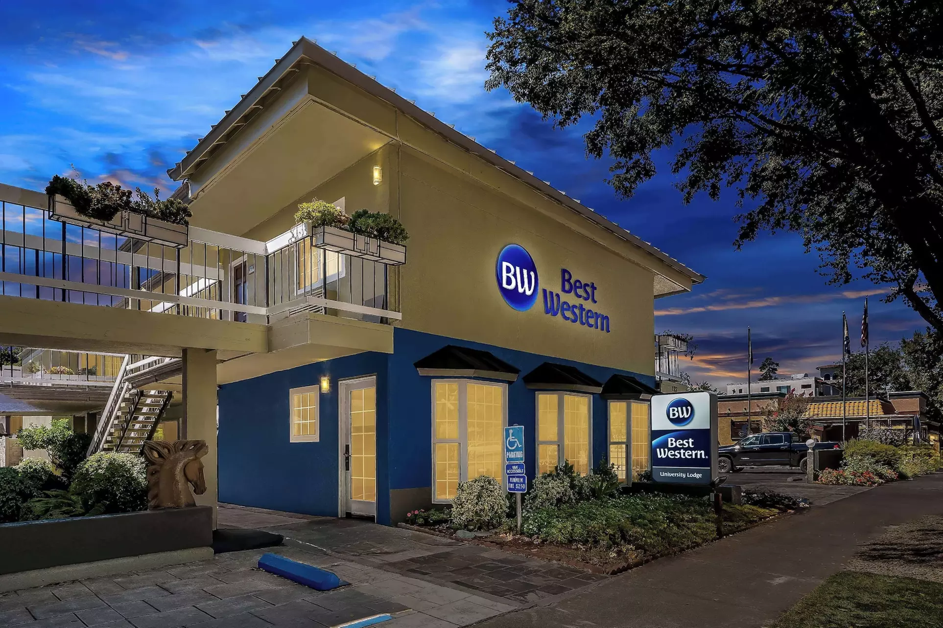 Best Western University Lodge - Primary Image