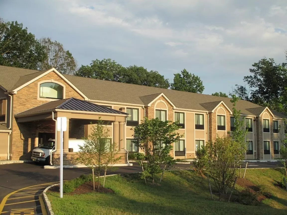 Red Carpet Inn And Suites Monmouth Jtc - Primary Image