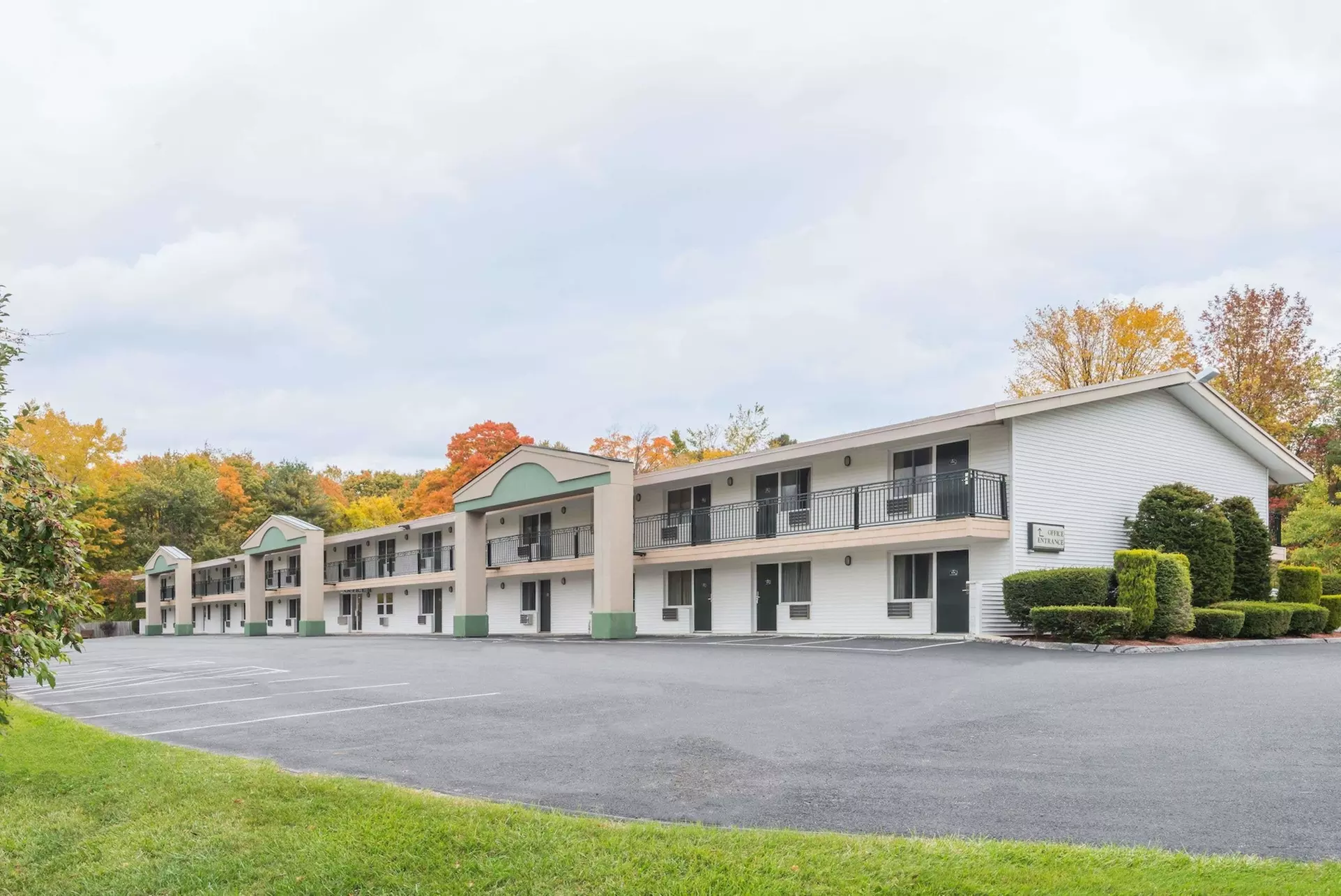 Days Inn by Wyndham Lenox MA - Primary Image