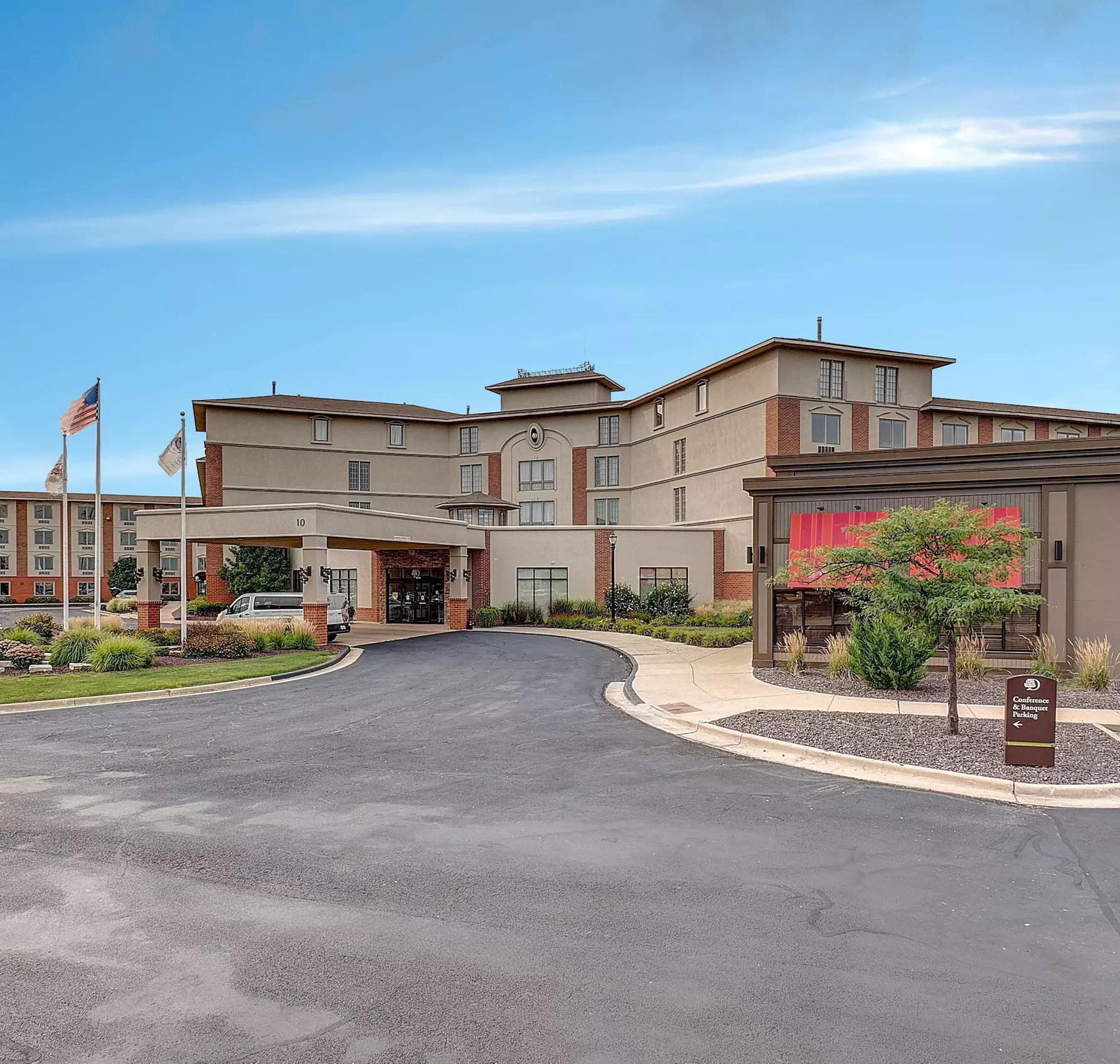 DoubleTree by Hilton Hotel Bloomington - Primary Image