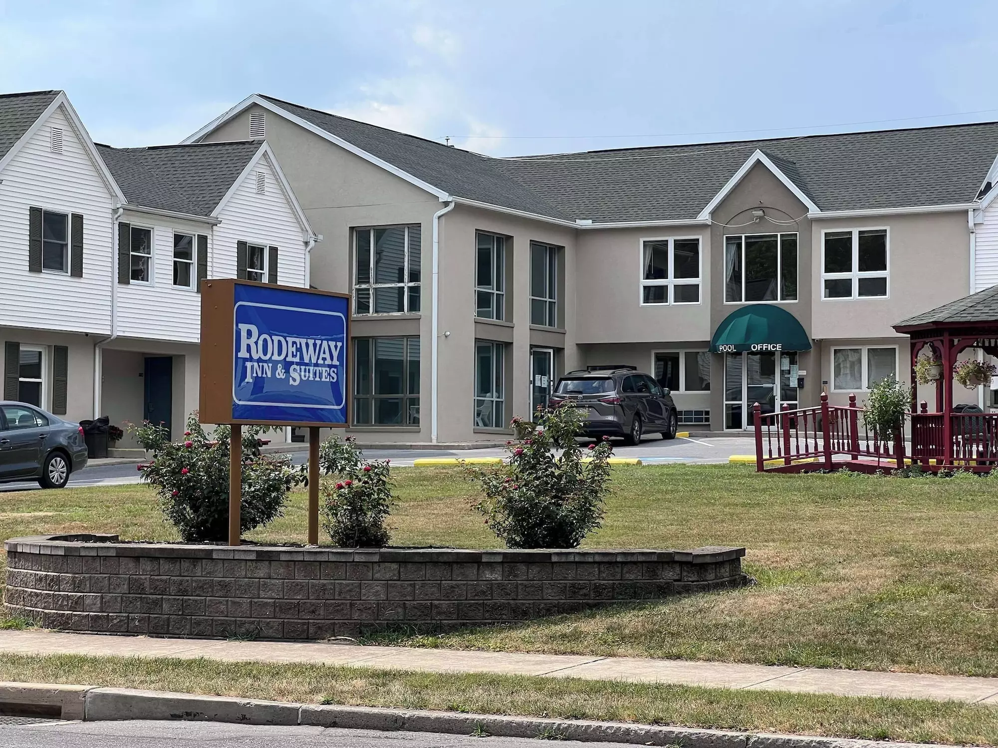 Rodeway Inn & Suites Hershey Chocolate Avenue - Primary Image