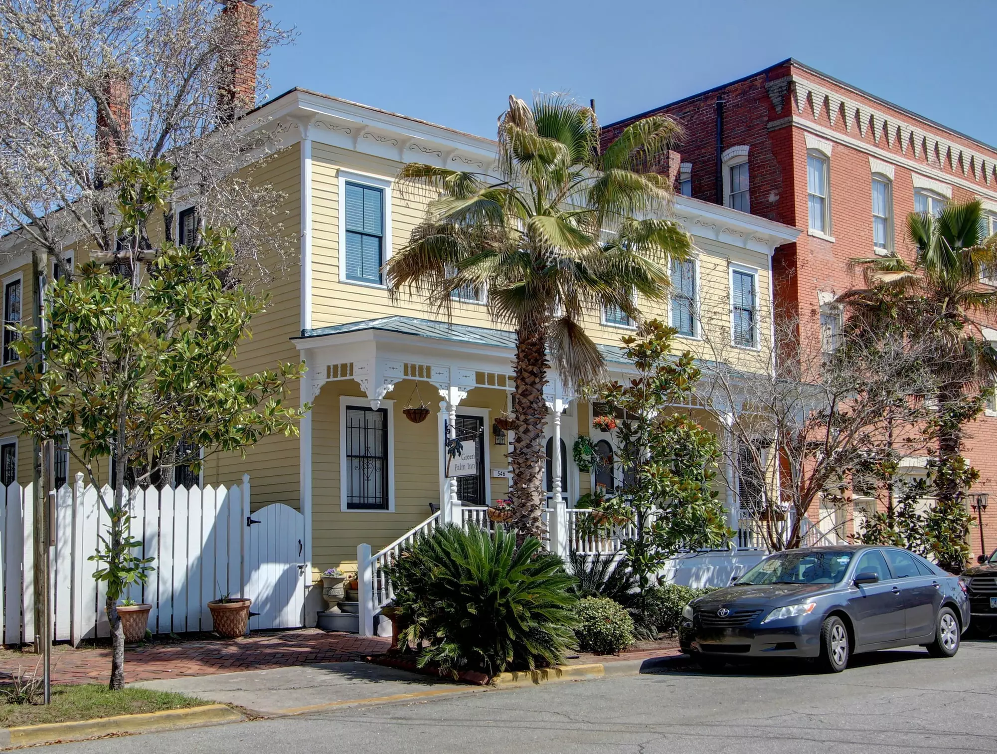 Green Palm Inn - Primary Image