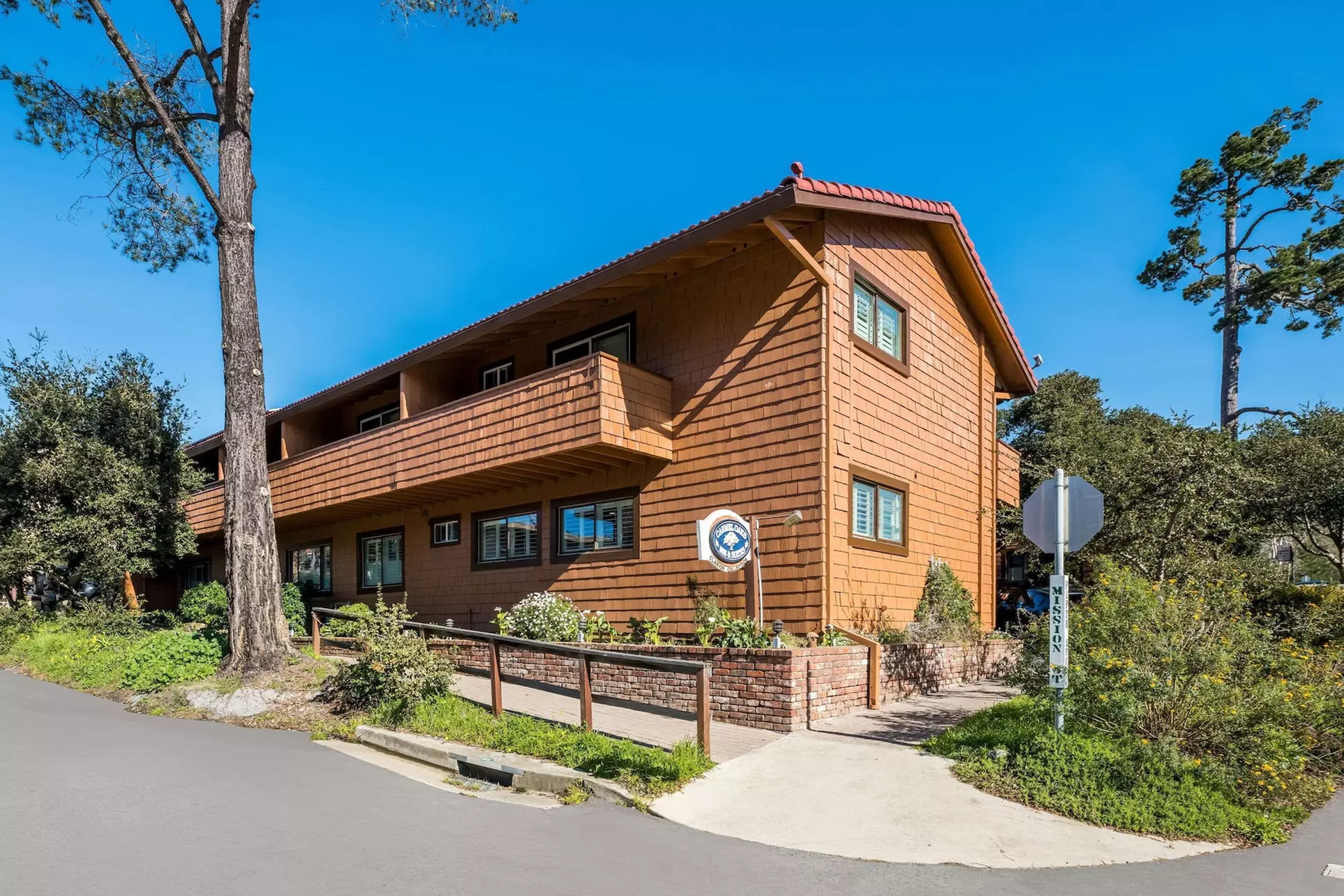 Clarion Collection Carmel Oaks Inn - Primary Image
