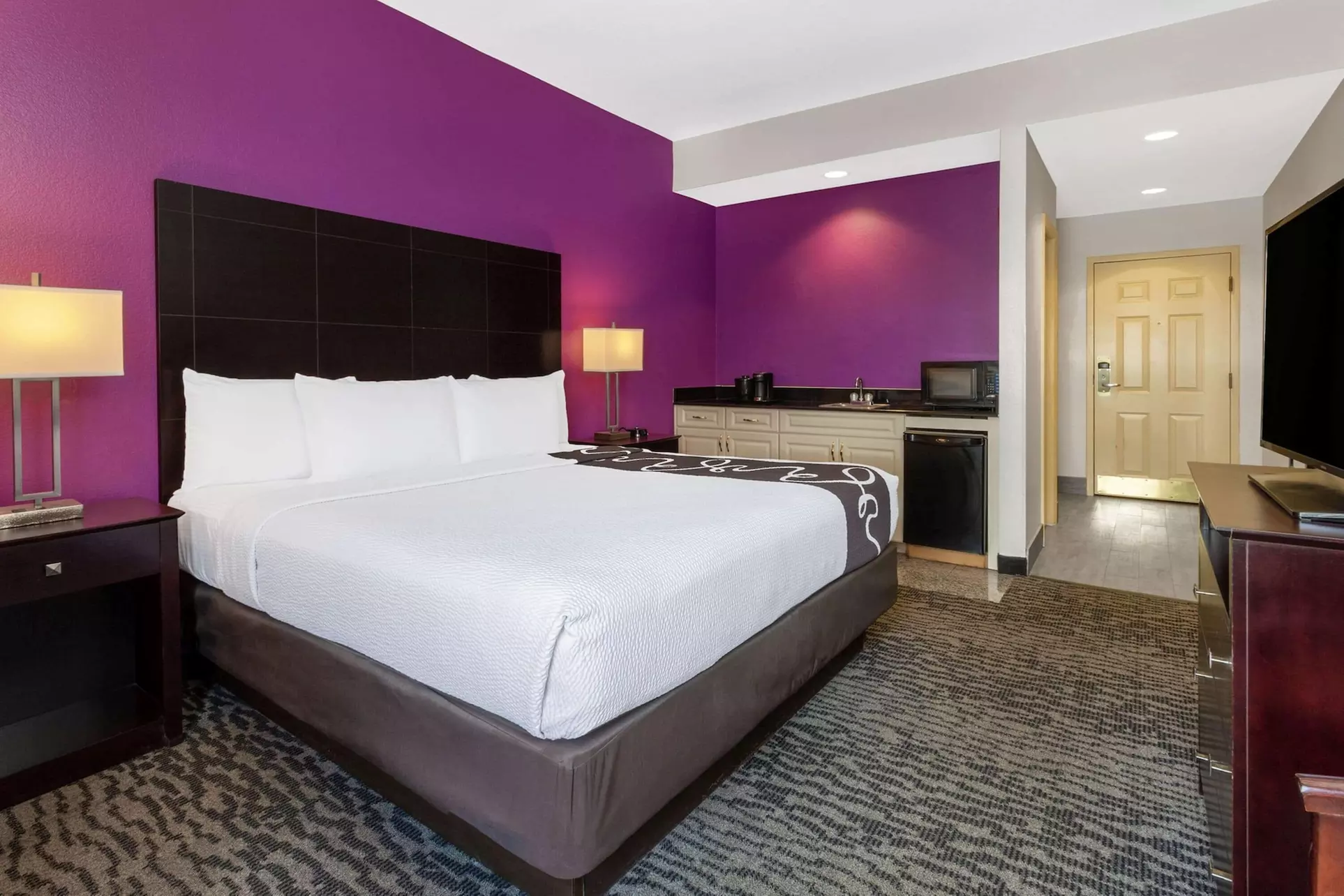 La Quinta Inn & Suites by Wyndham Tampa Bay Area-Tampa South - Primary Image