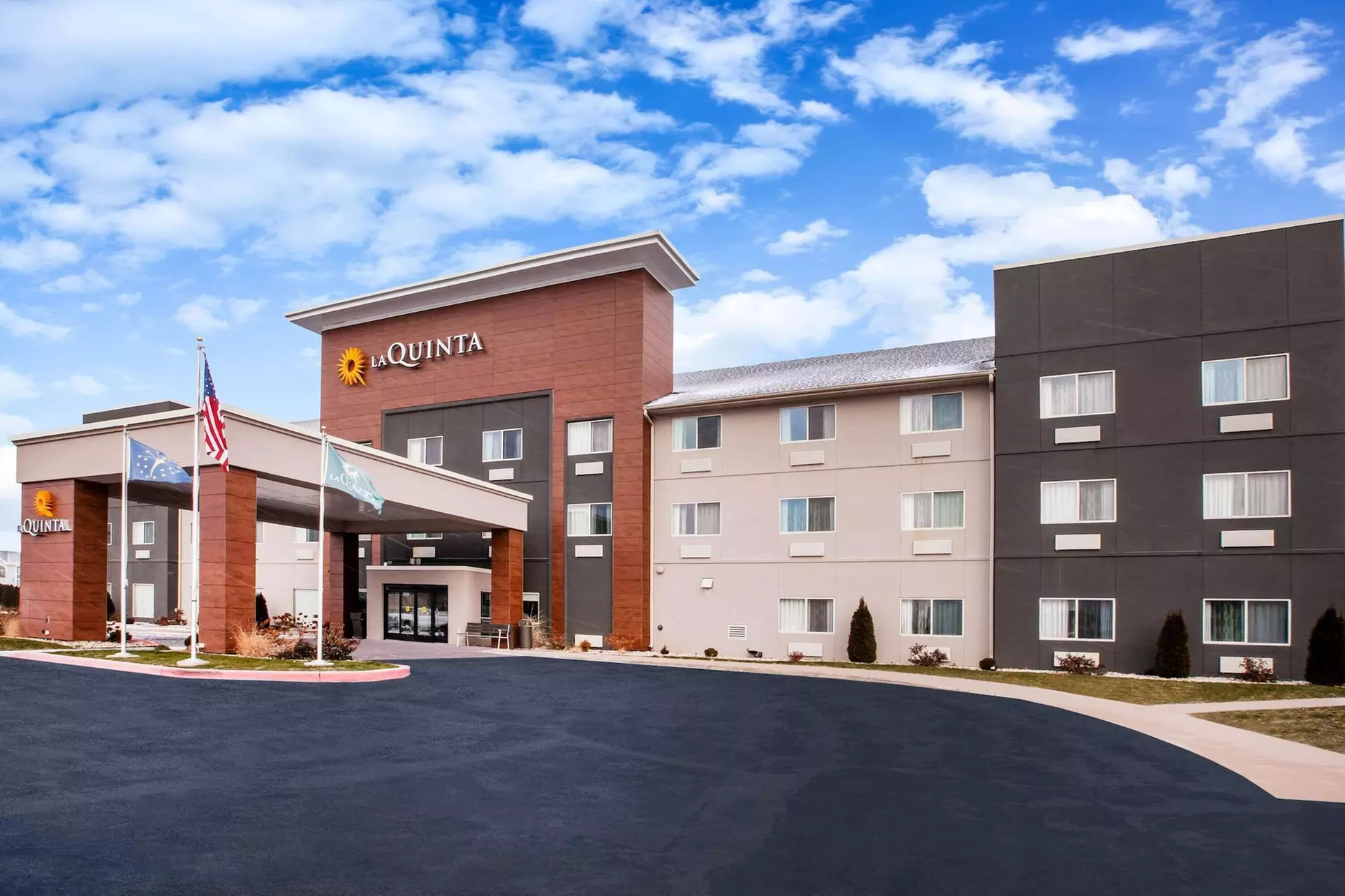 La Quinta Inn & Suites by Wyndham Elkhart - Primary Image