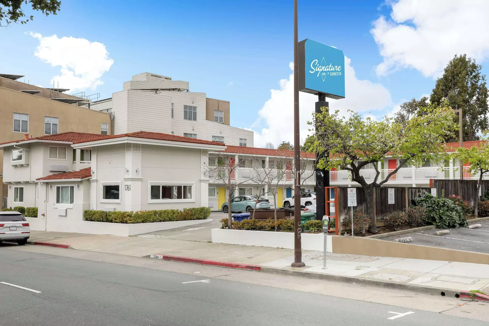 Signature Inn Berkeley - Primary Image