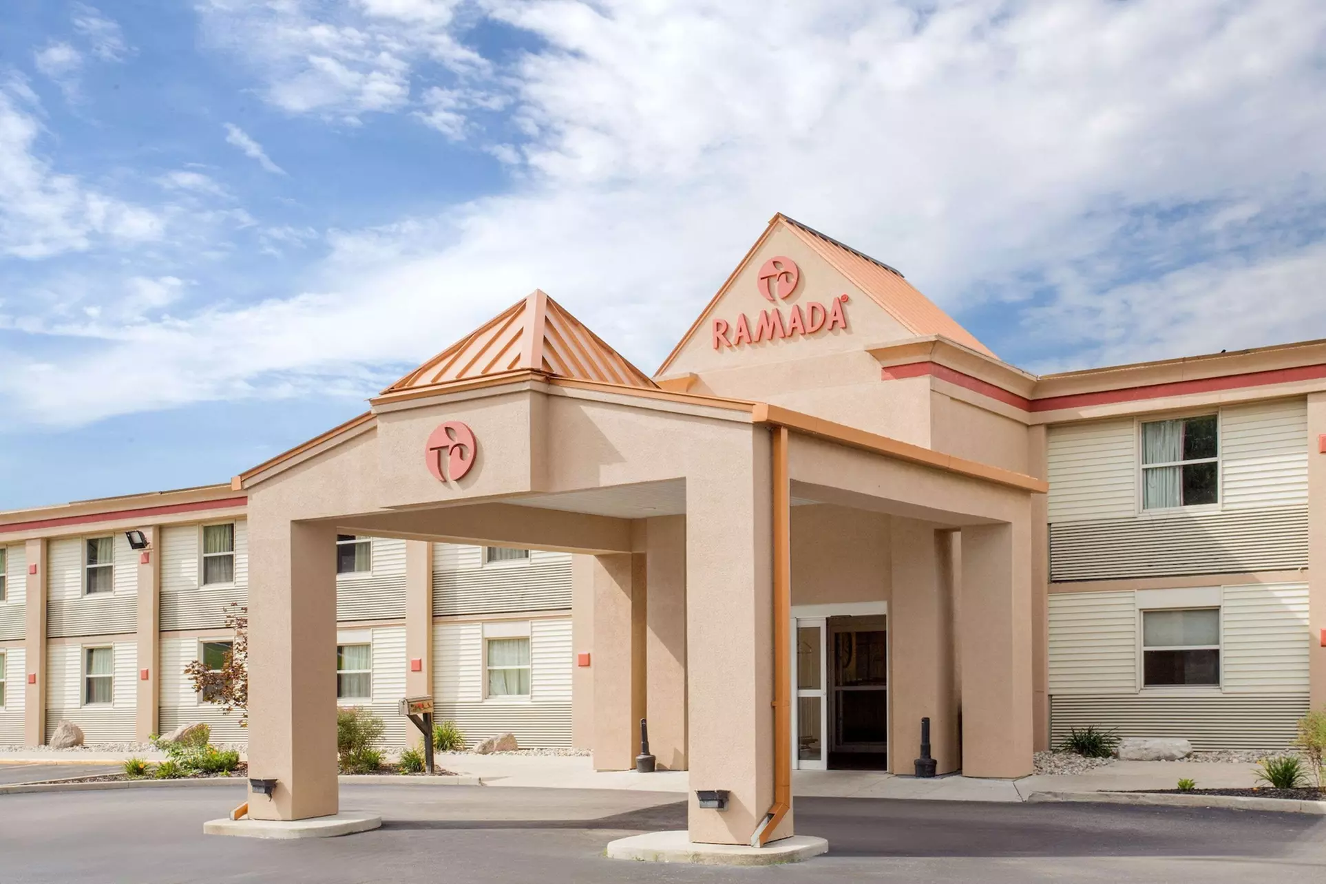 Ramada by Wyndham Angola/Fremont Area - Primary Image