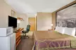 Super 8 by Wyndham Fort Madison - Second Medium