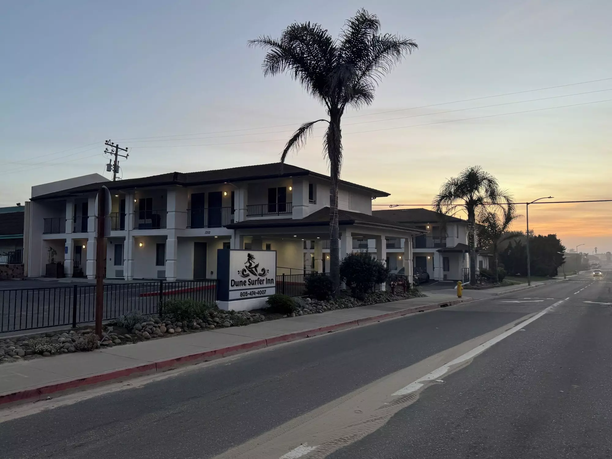 Dune Surfer Inn - Primary Image