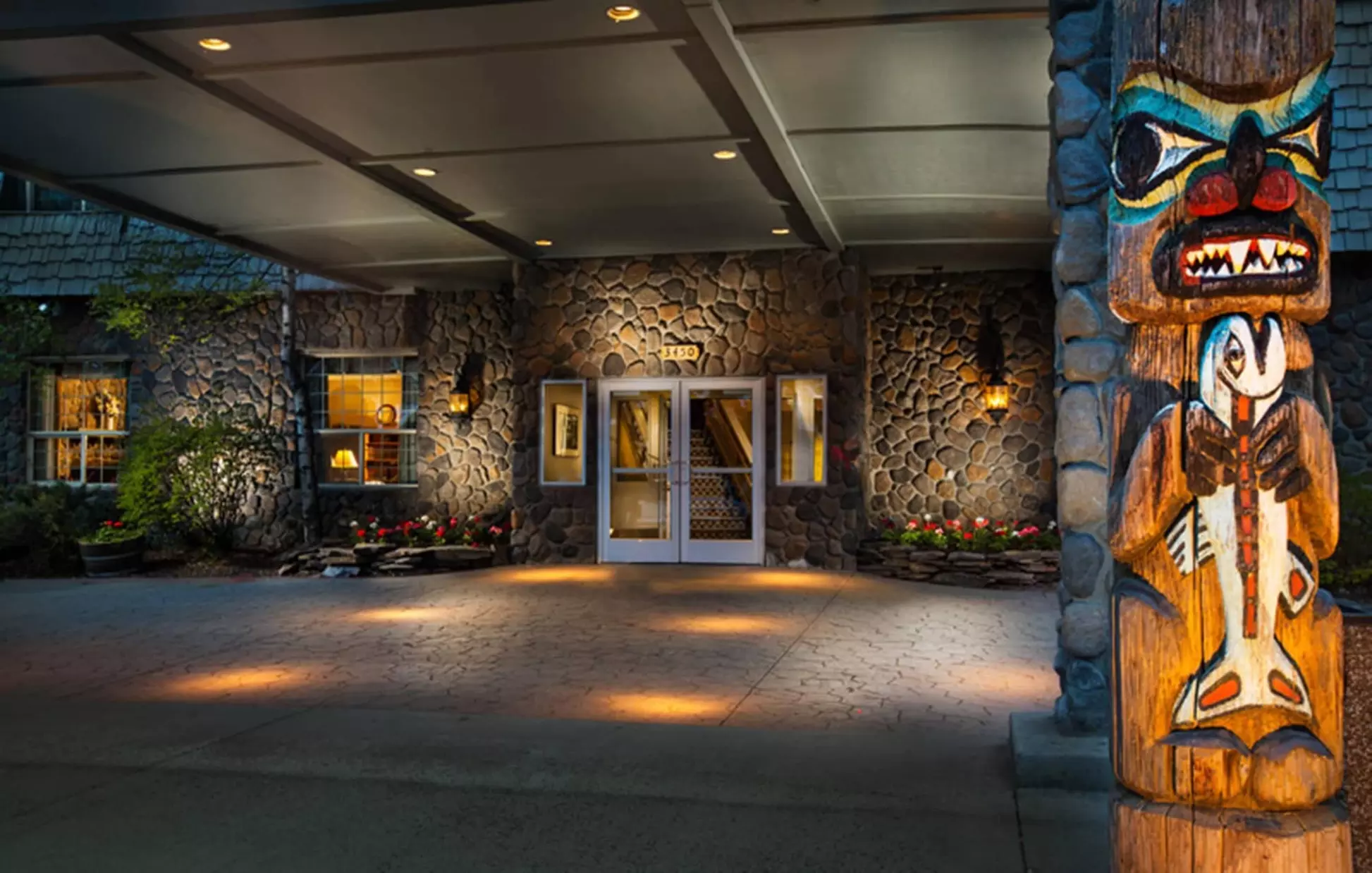 Coast Inn at Lake Hood - Primary Image