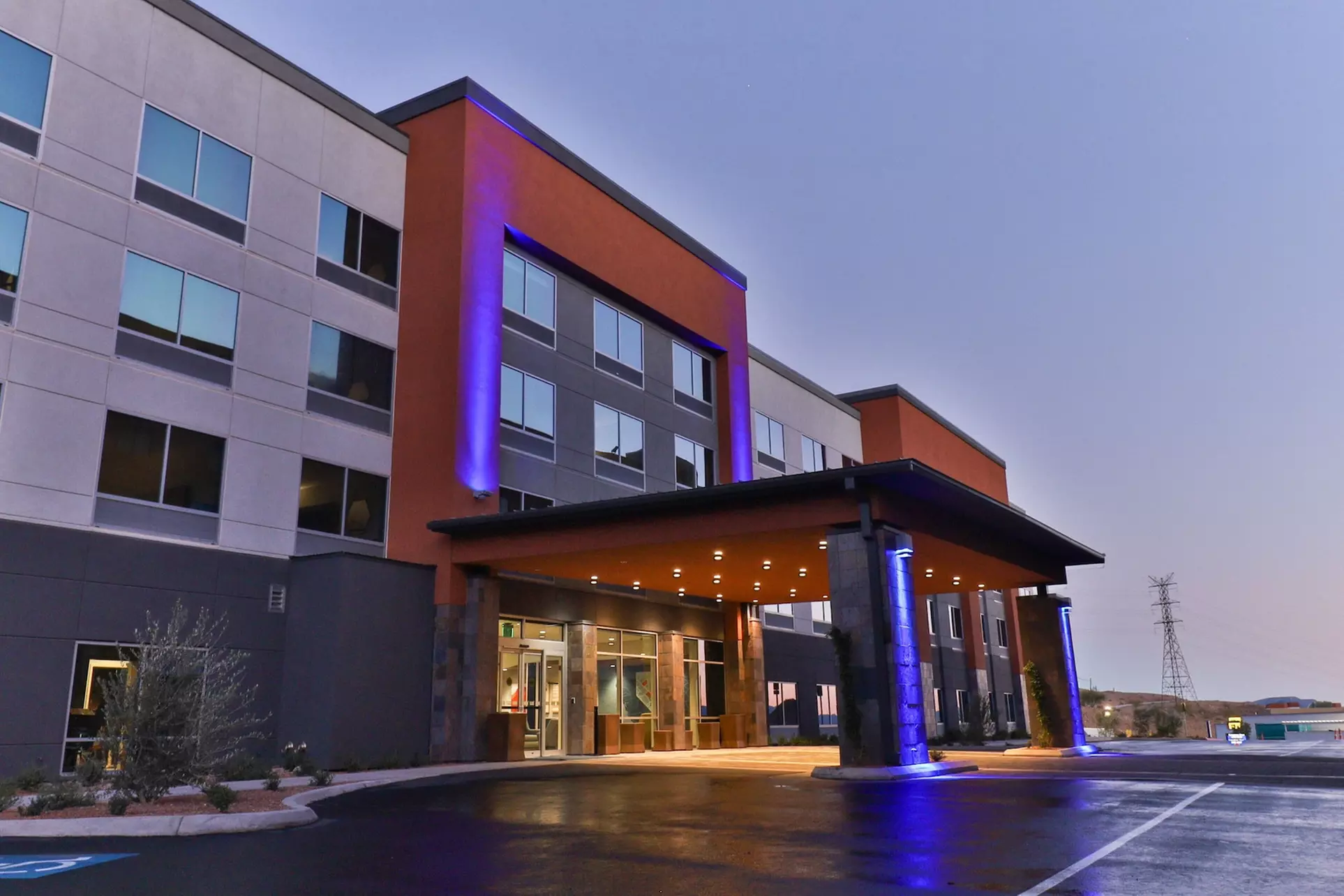 Holiday Inn Express & Suites Henderson South - Boulder City by IHG - Primary Image