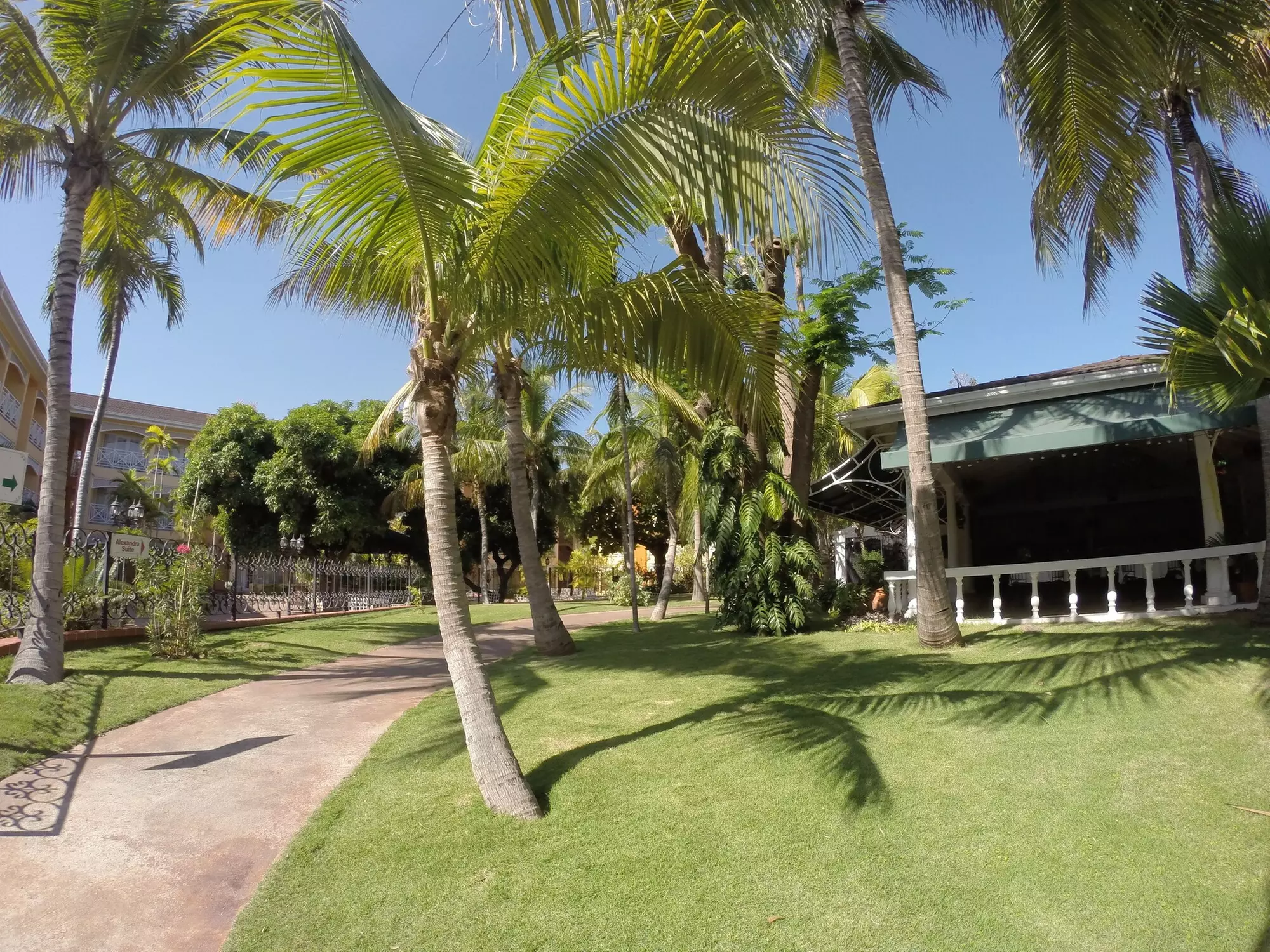 Hotel Four Seasons - Primary Image