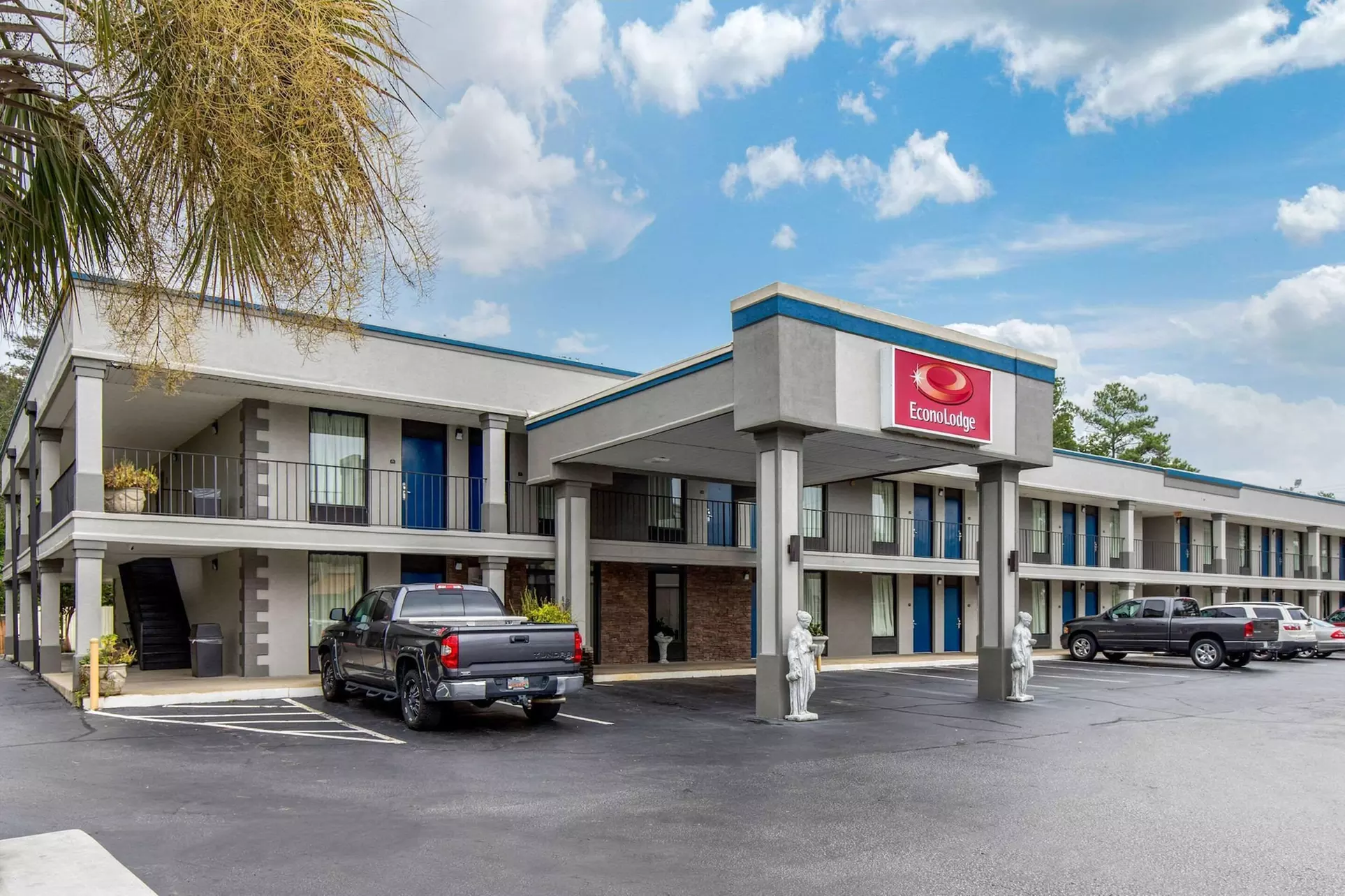 Econo Lodge - Primary Image