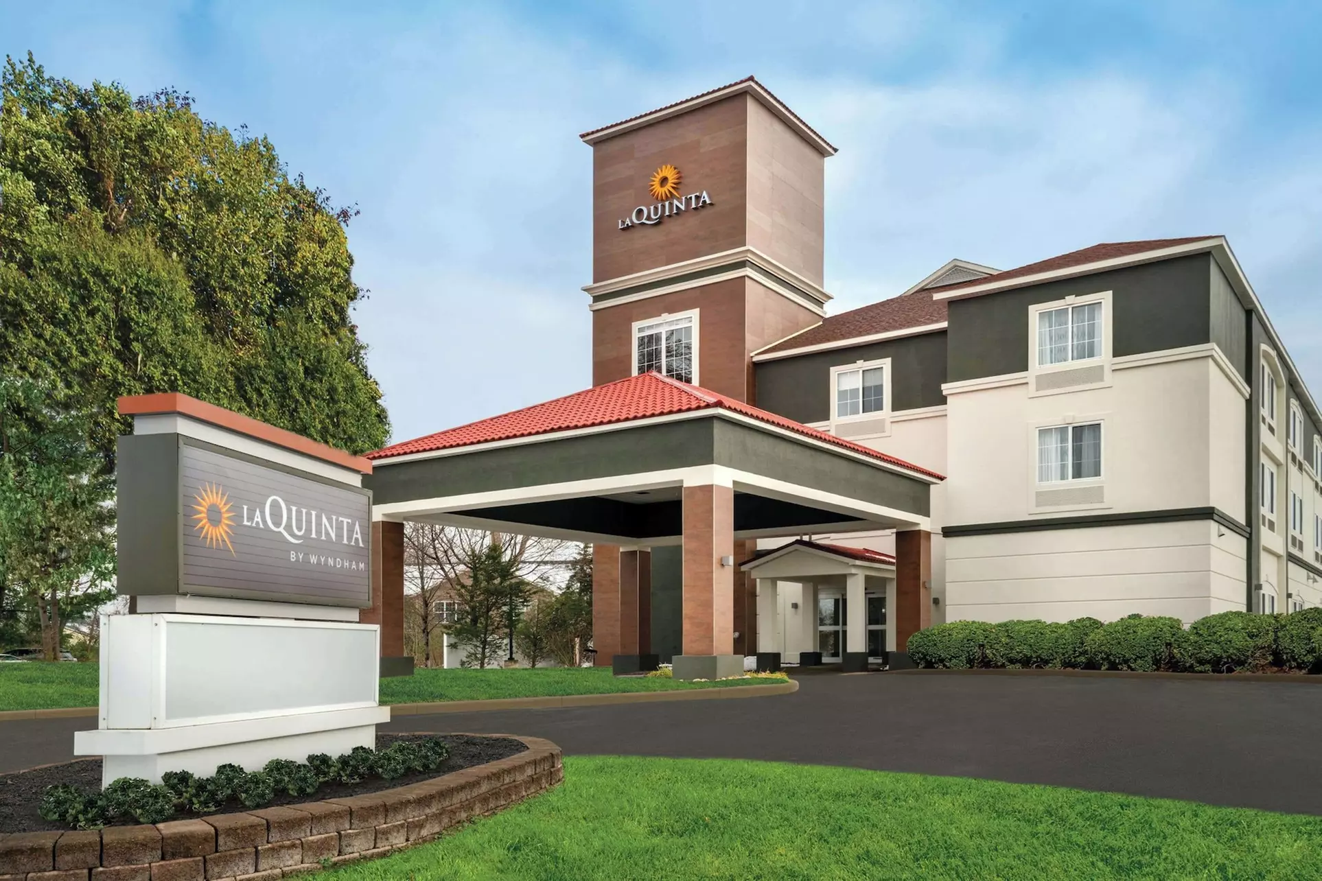 La Quinta Inn & Suites by Wyndham Latham Albany Airport - Primary Image