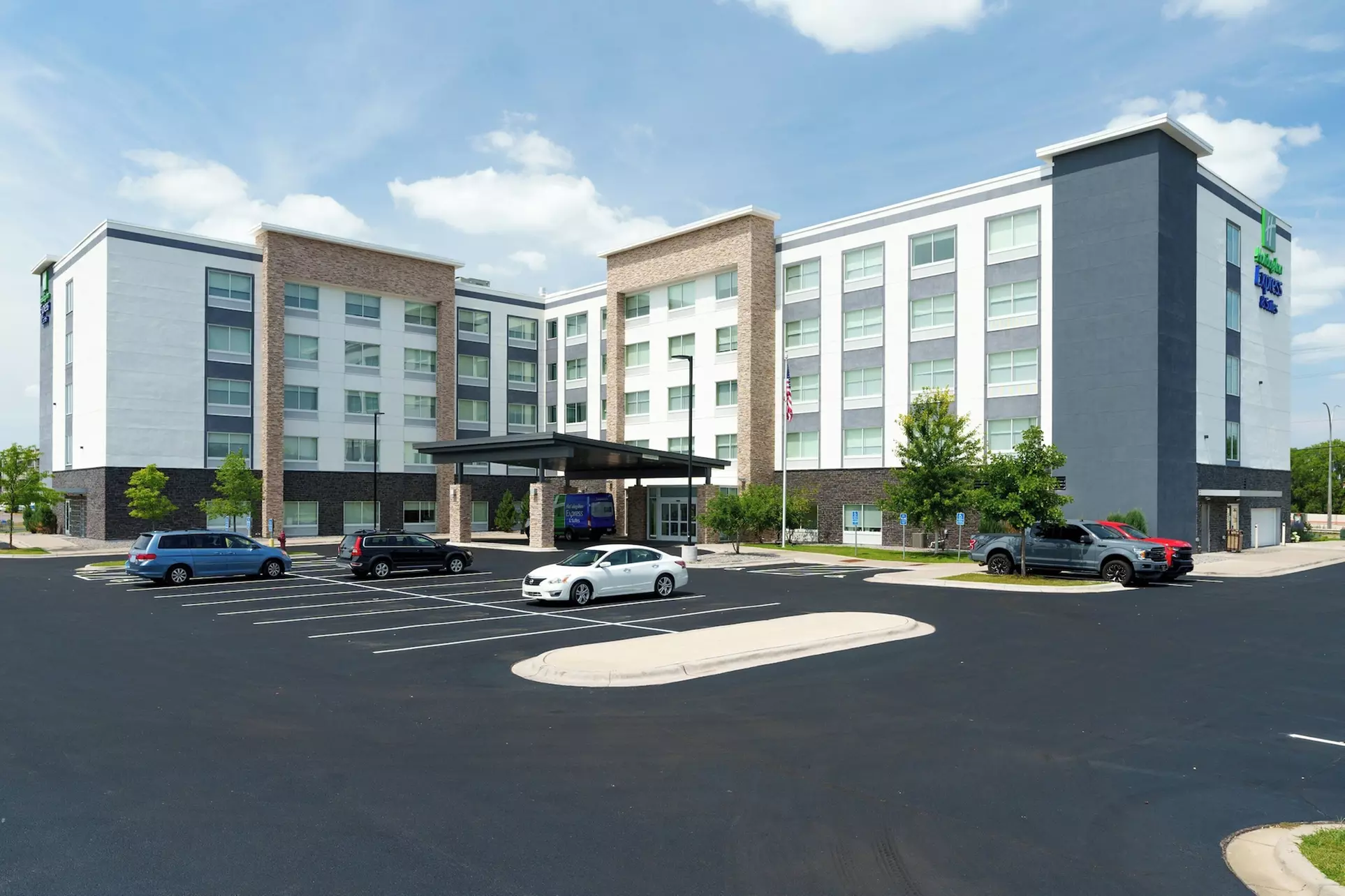 Holiday Inn Express & Suites Mall of America - MSP Airport by IHG