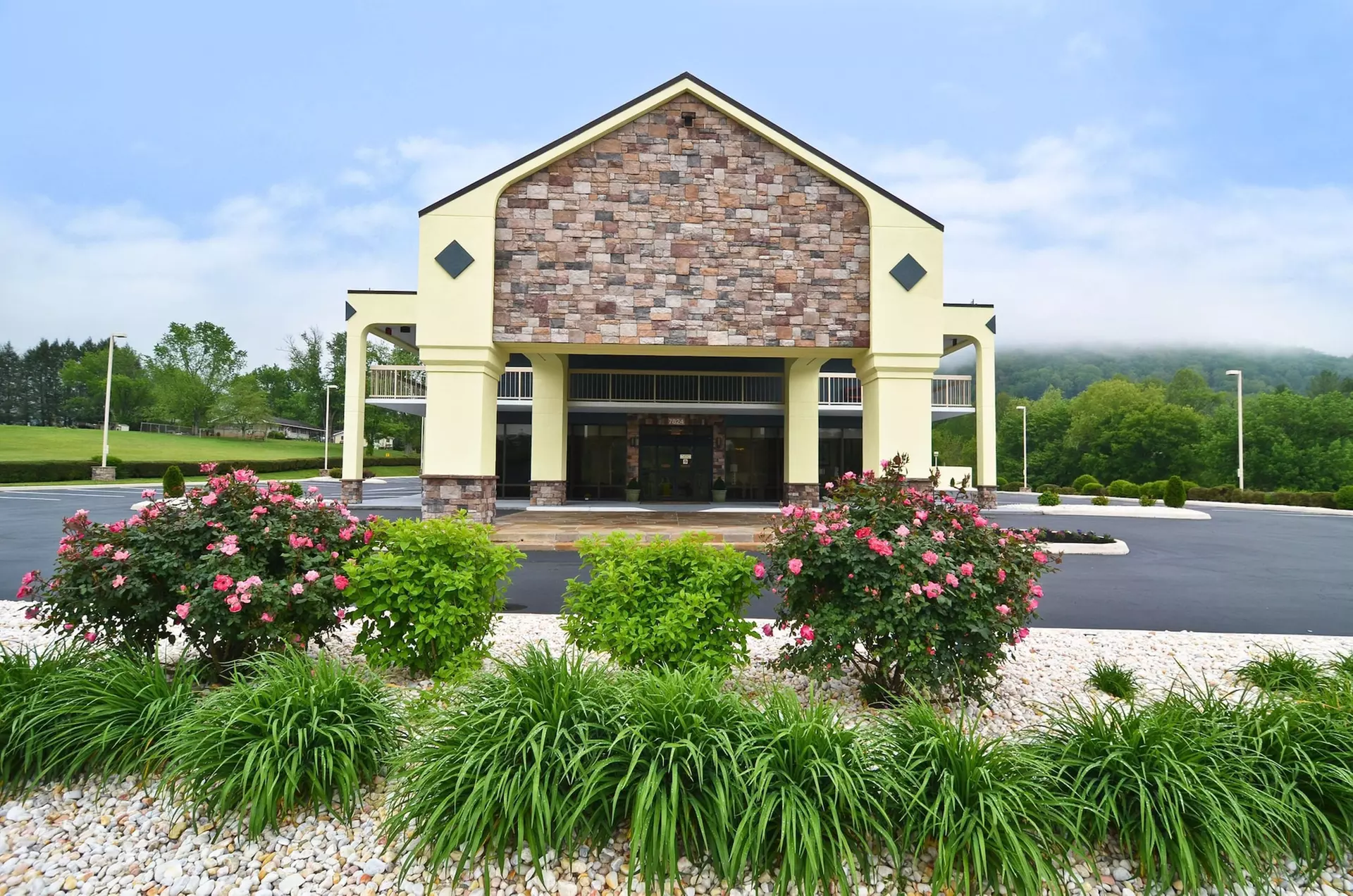 Best Western Cades Cove Inn - Primary Image