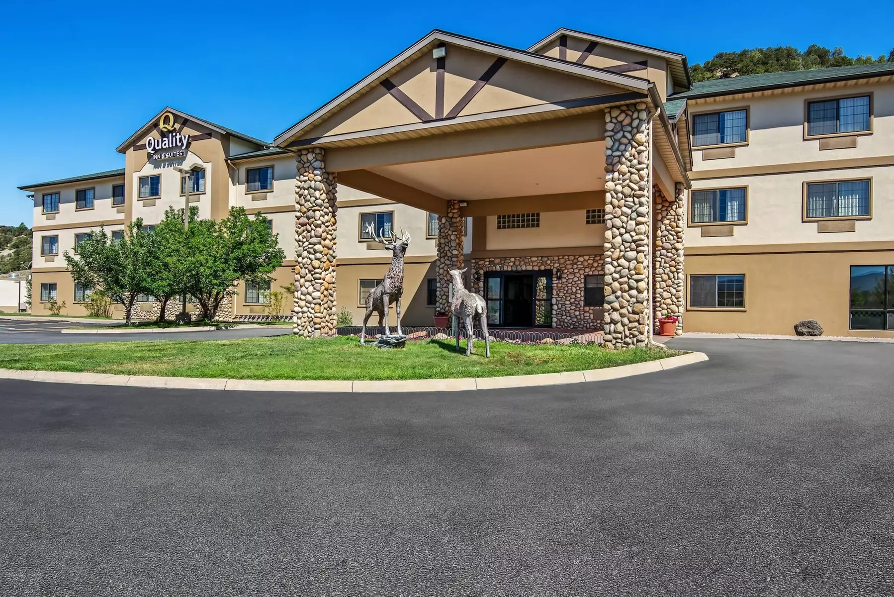 Quality Inn & Suites Vail Valley - Primary Image