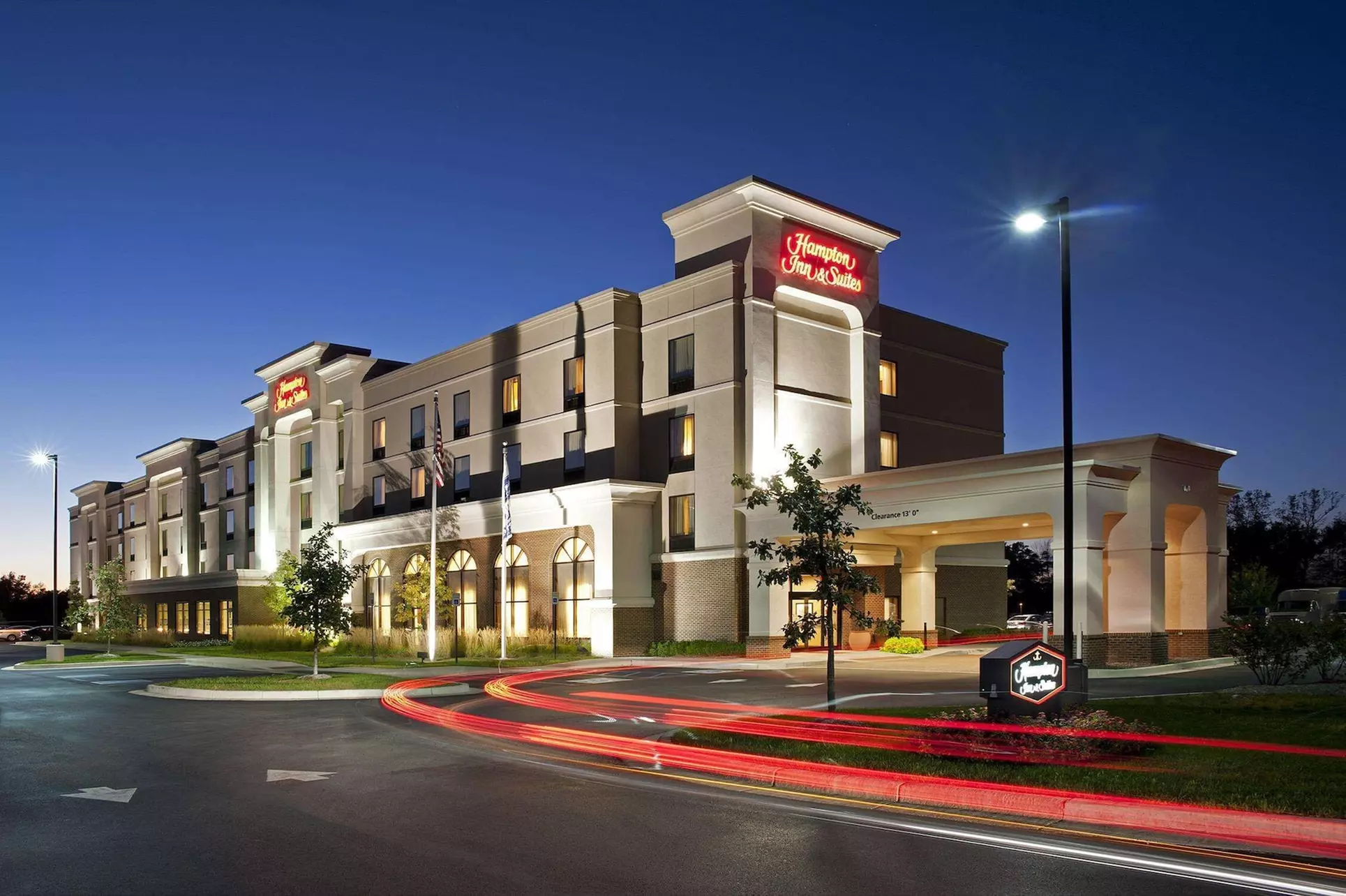 Hampton Inn & Suites Indianapolis-Airport - Primary Image