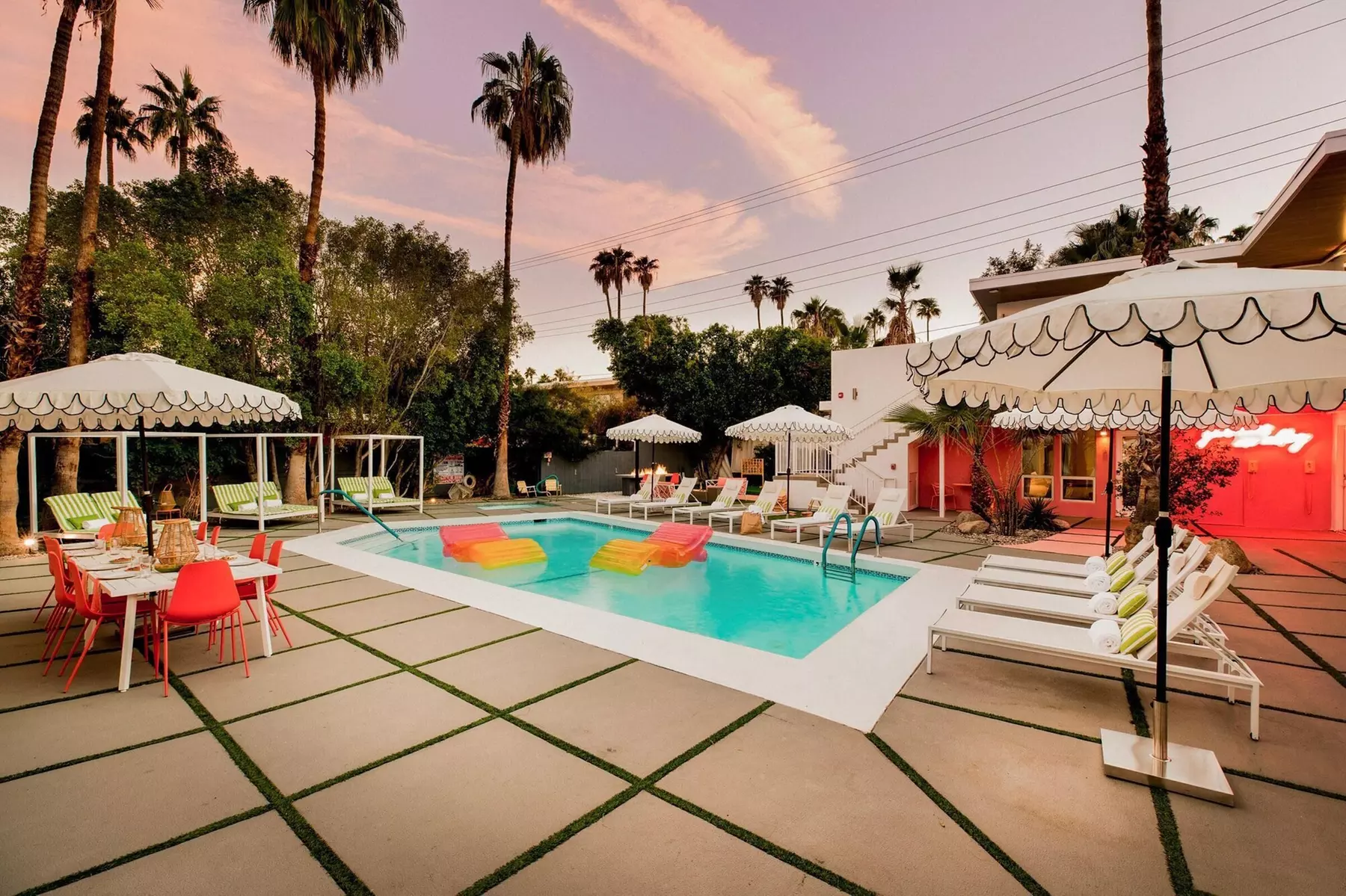 The Wesley by AvantStay – Mid-Century Modern Oasis with Pool - Primary Image