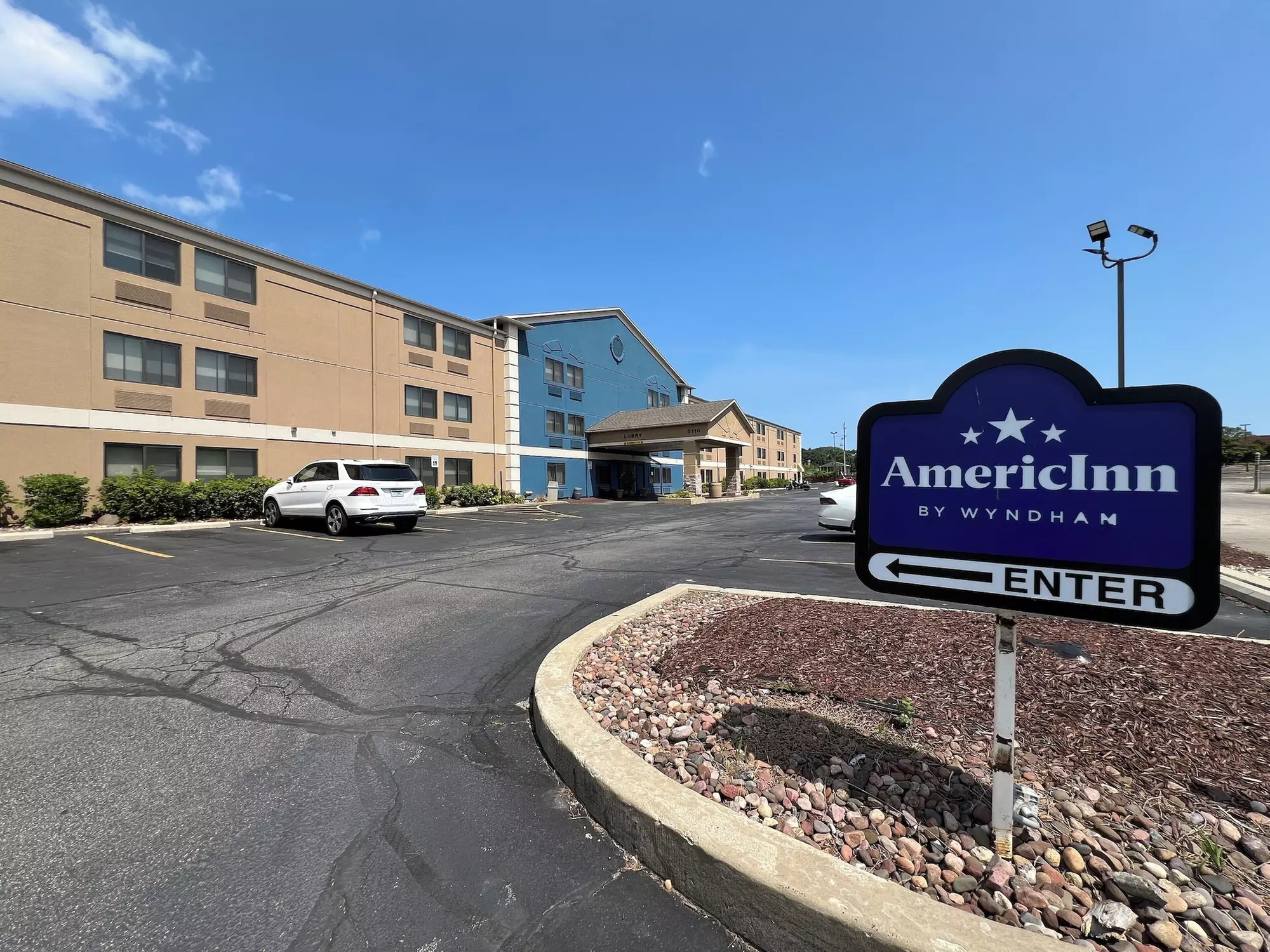 AmericInn by Wyndham Glendale/Milwaukee - Primary Image