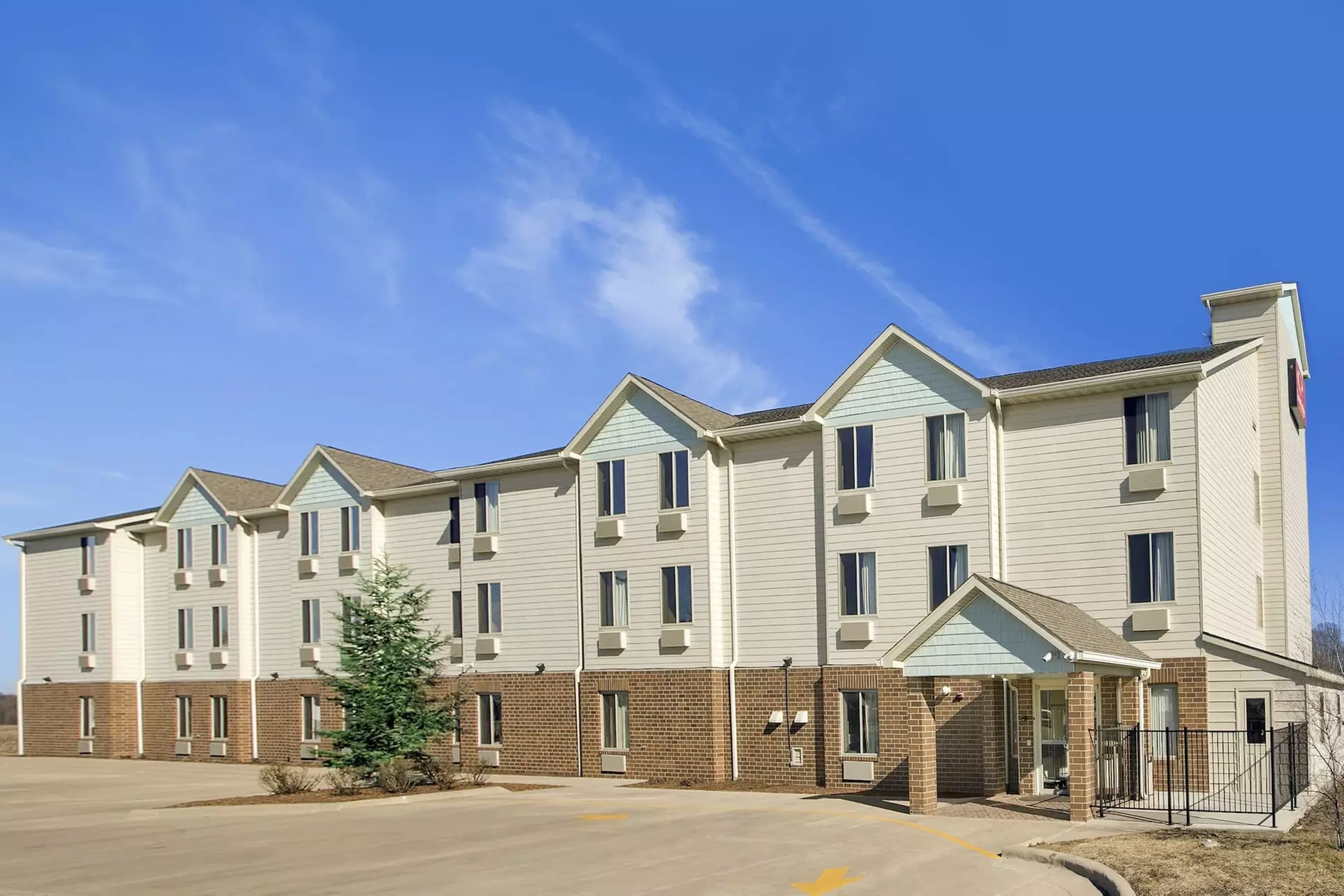 Baymont by Wyndham Jacksonville - Primary Image