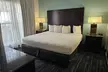 Montreal Suites - Second Medium