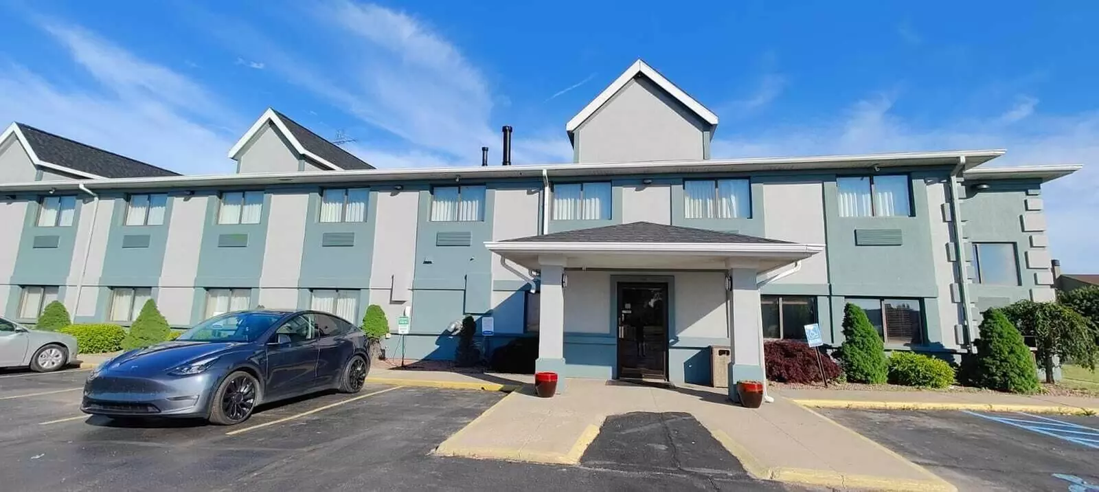 Quality Inn & Suites - Primary Image