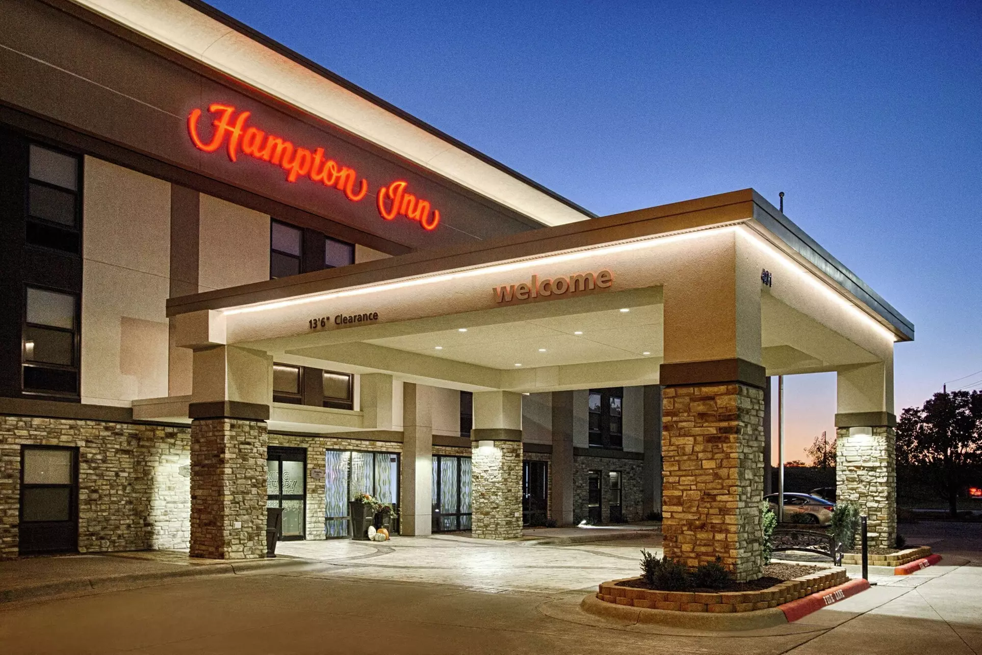 Hampton Inn Salina - Primary Image