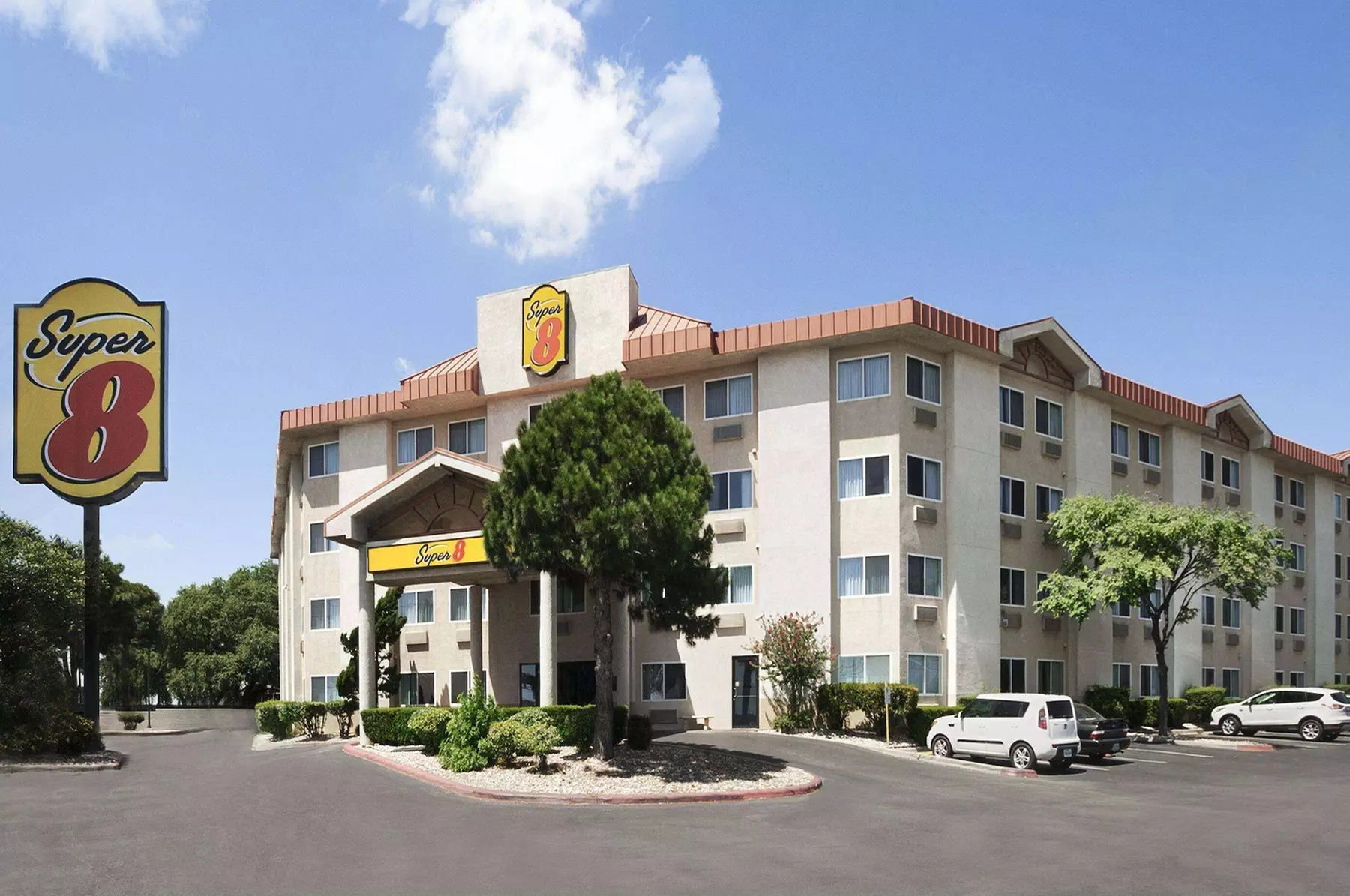 Super 8 by Wyndham Austin North/University Area - Primary Image