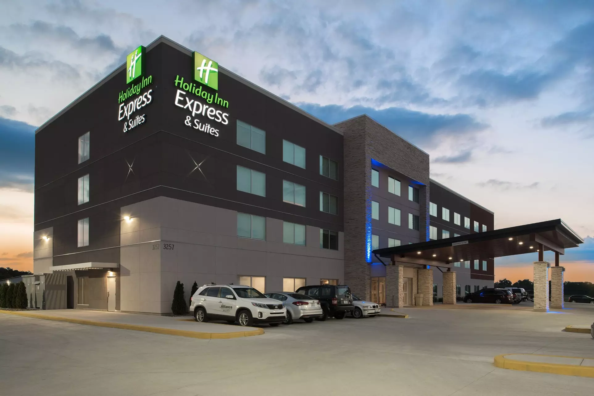 Holiday Inn Express & Suites Kingdom City by IHG - Primary Image